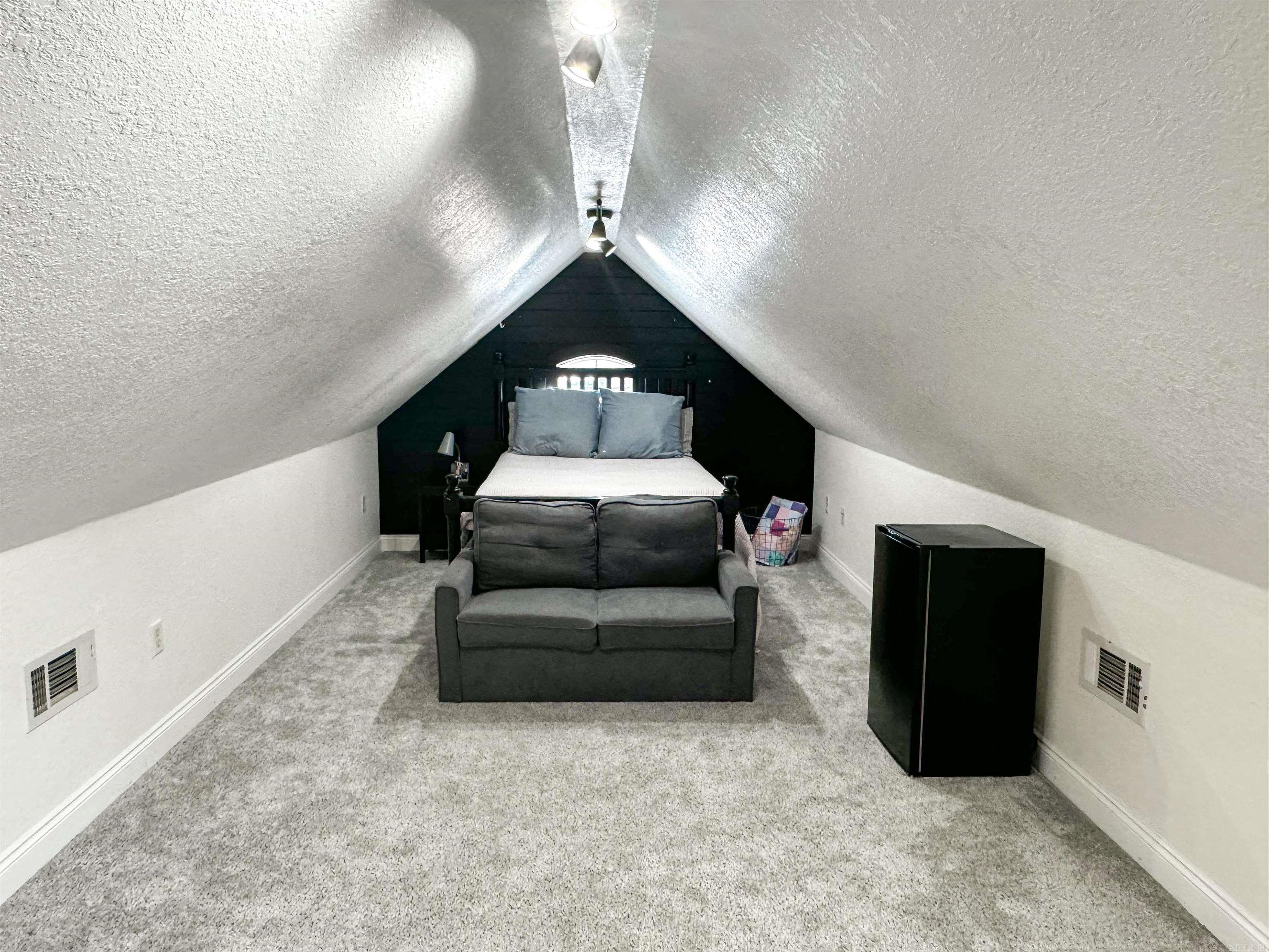 ROLLING MEADOWS (UNREC) - Residential