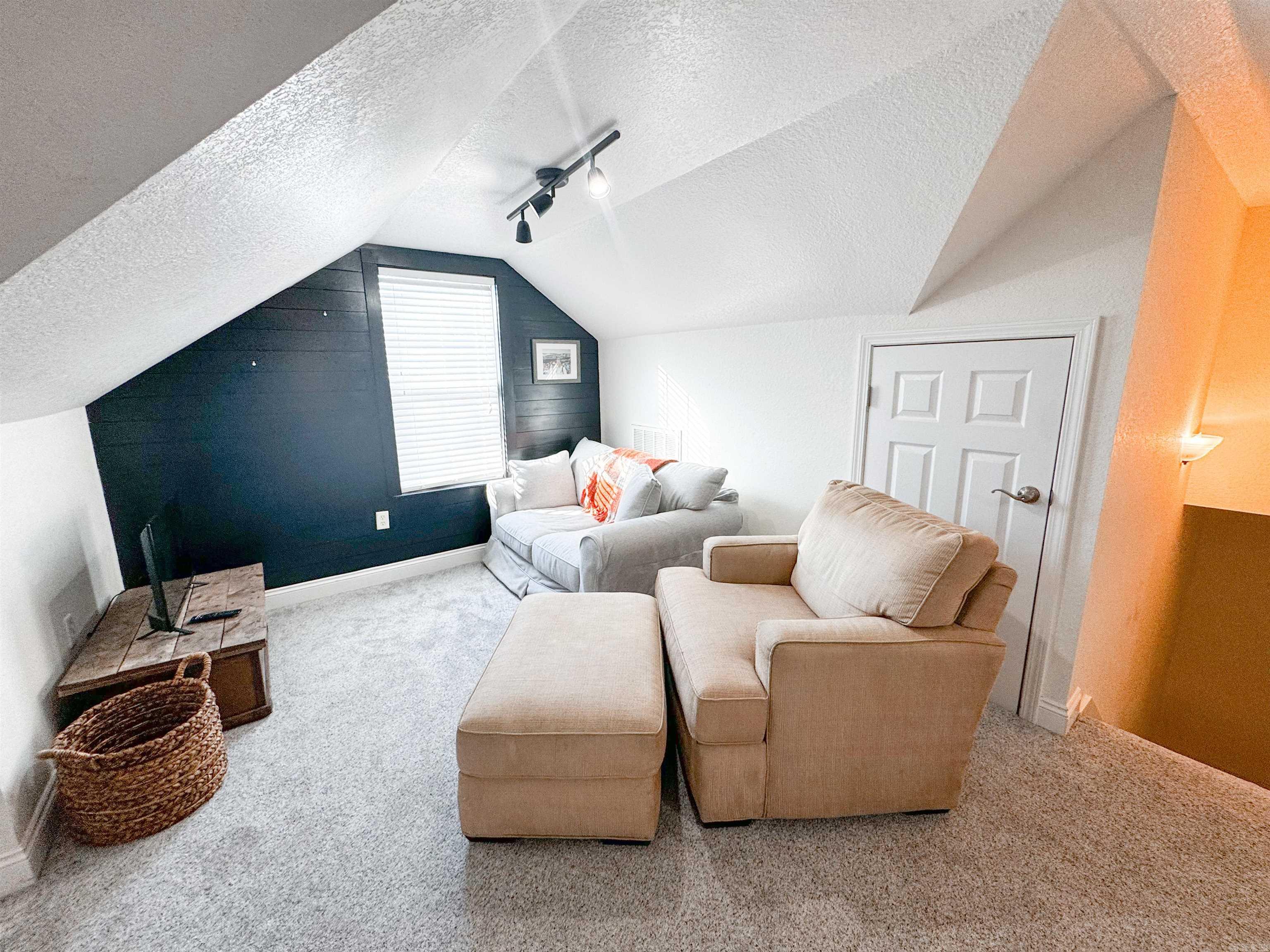 ROLLING MEADOWS (UNREC) - Residential