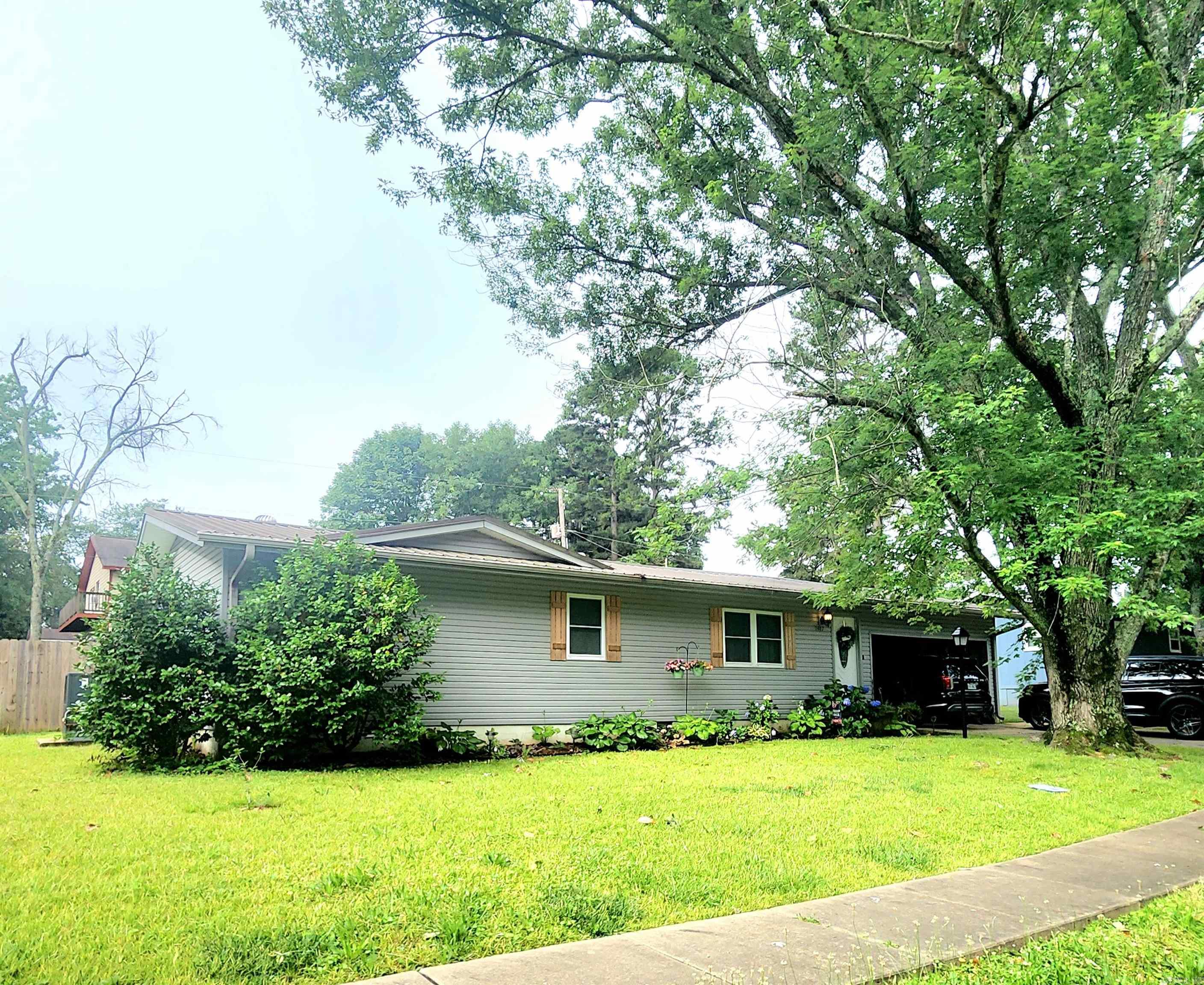 CEDAR RIDGE - Residential
