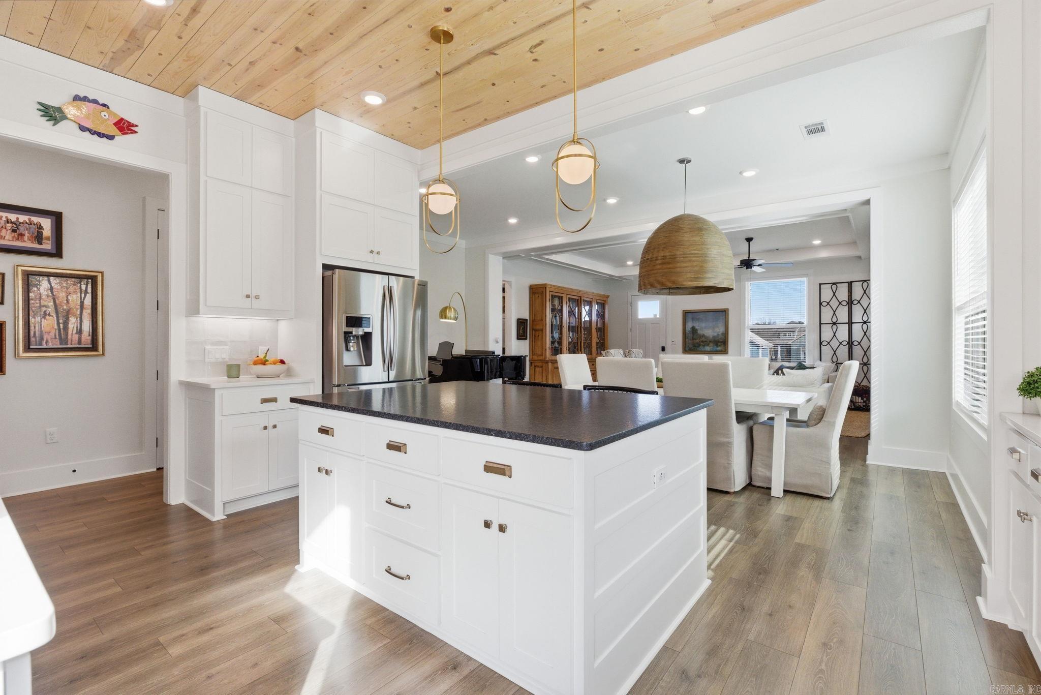 MIDTOWN BRYANT - Residential