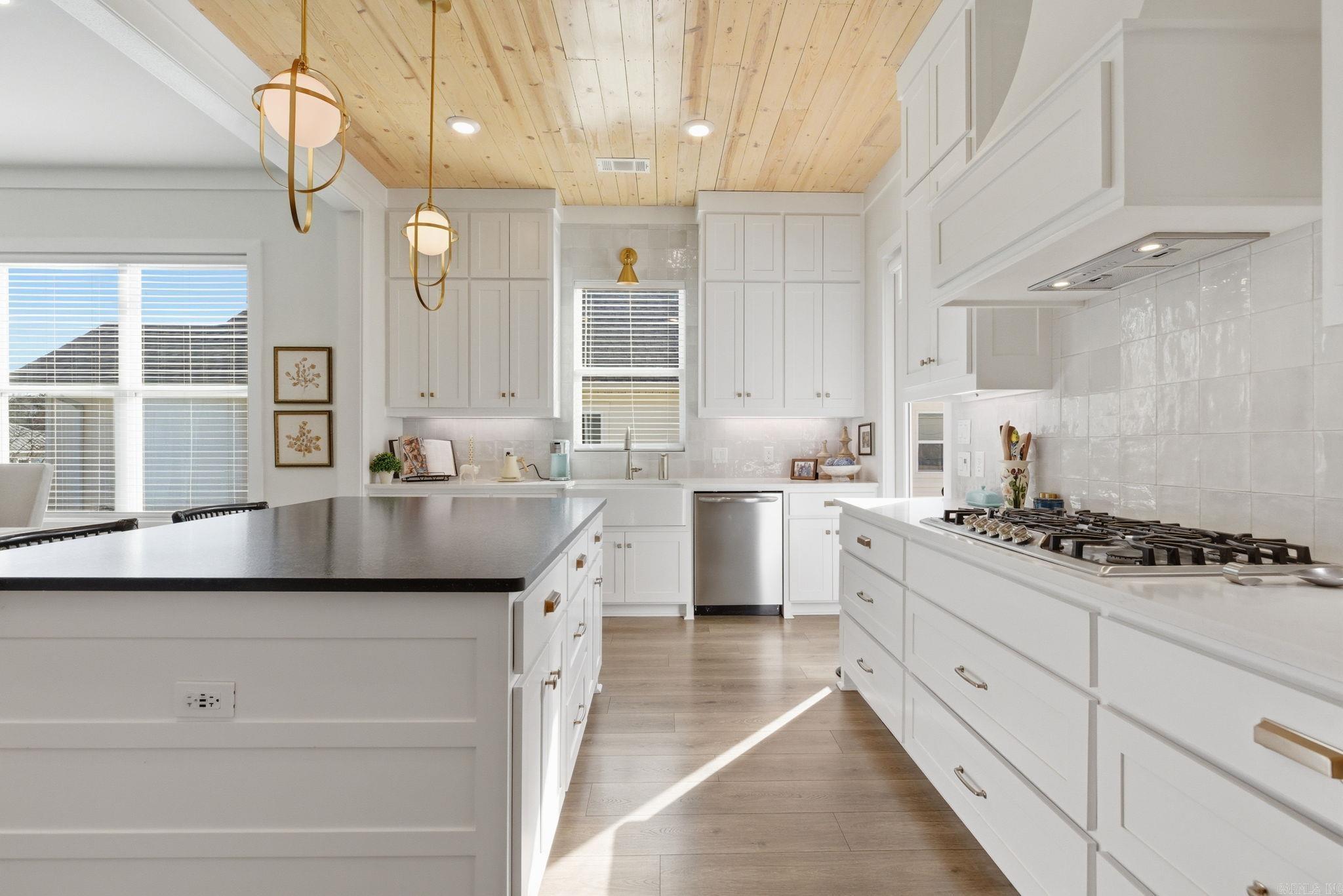 MIDTOWN BRYANT - Residential