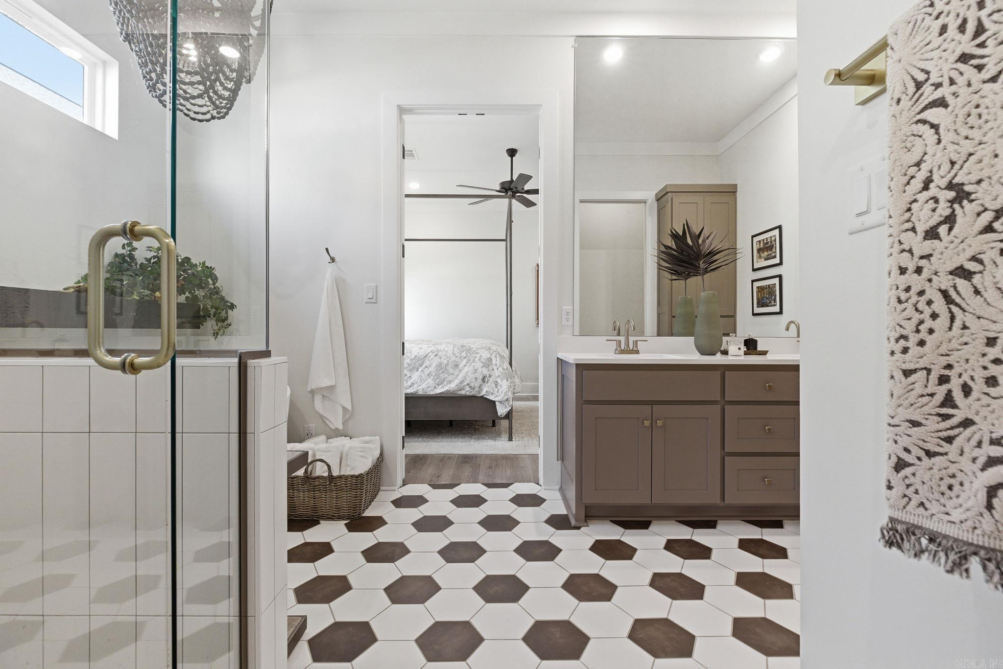 MIDTOWN BRYANT - Residential