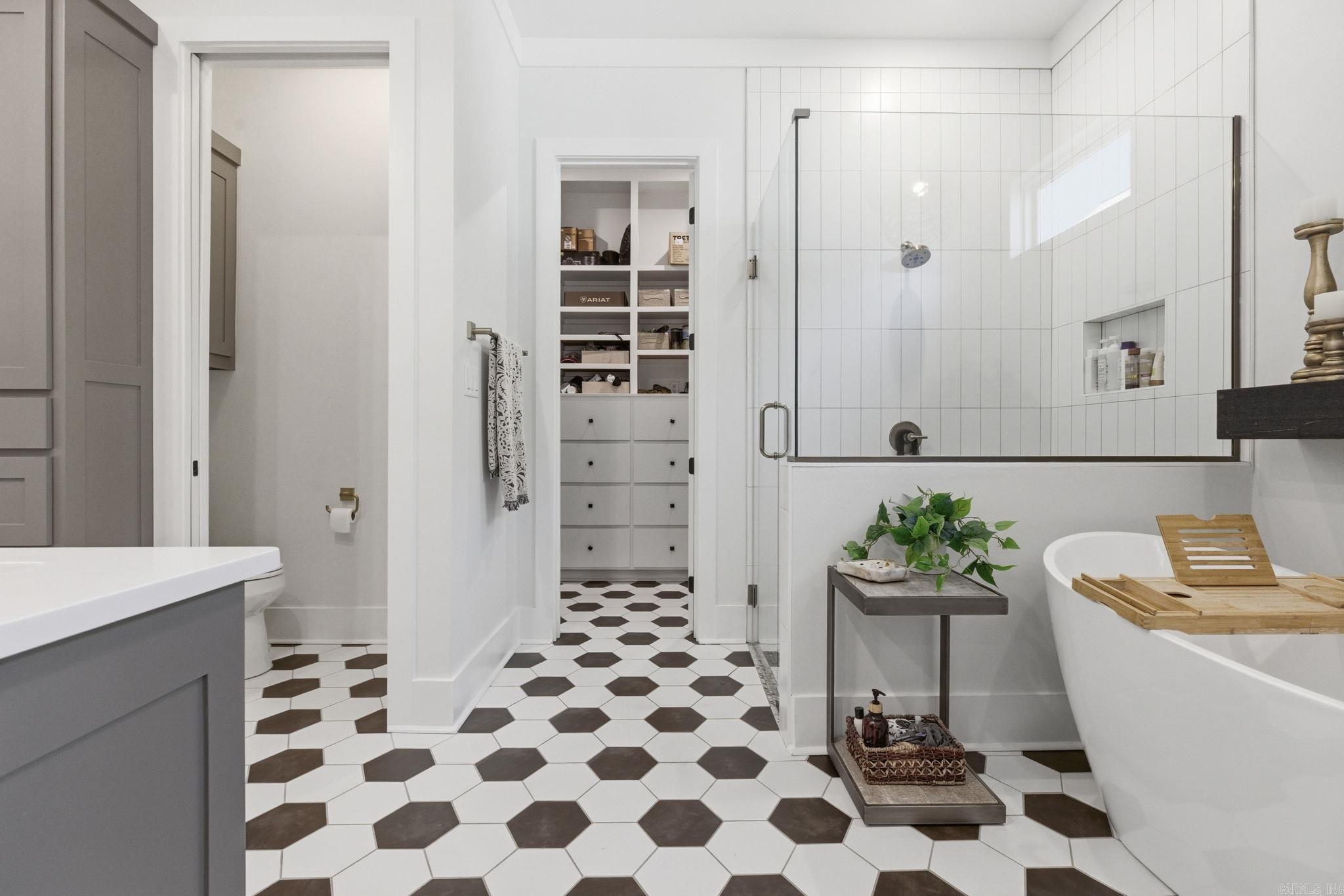 MIDTOWN BRYANT - Residential