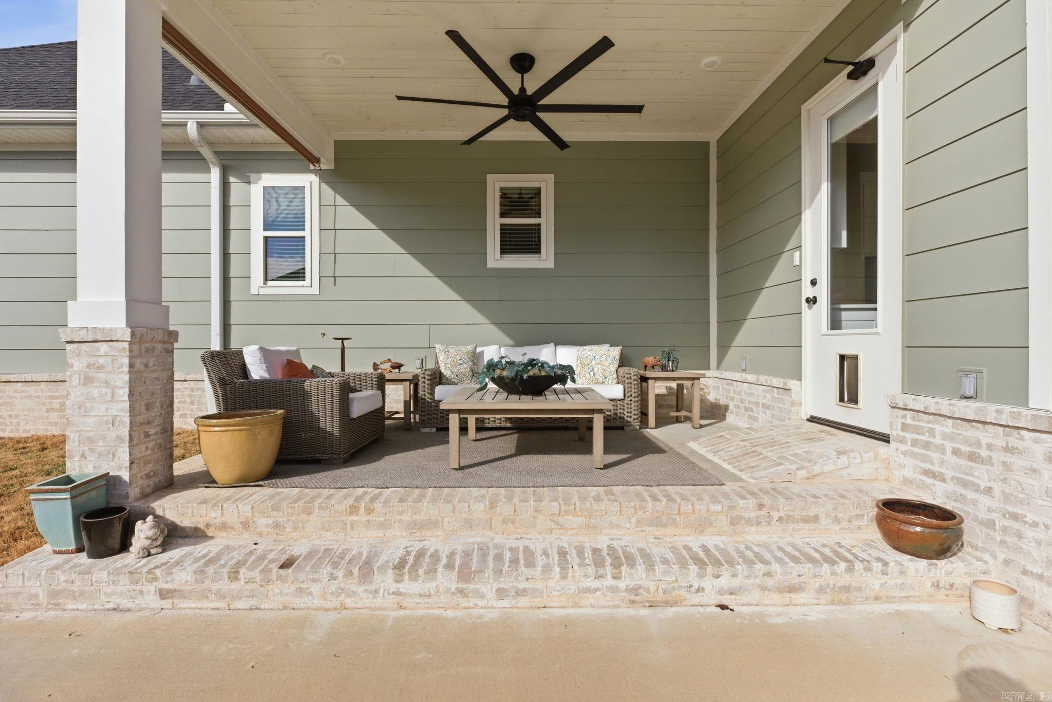 MIDTOWN BRYANT - Residential