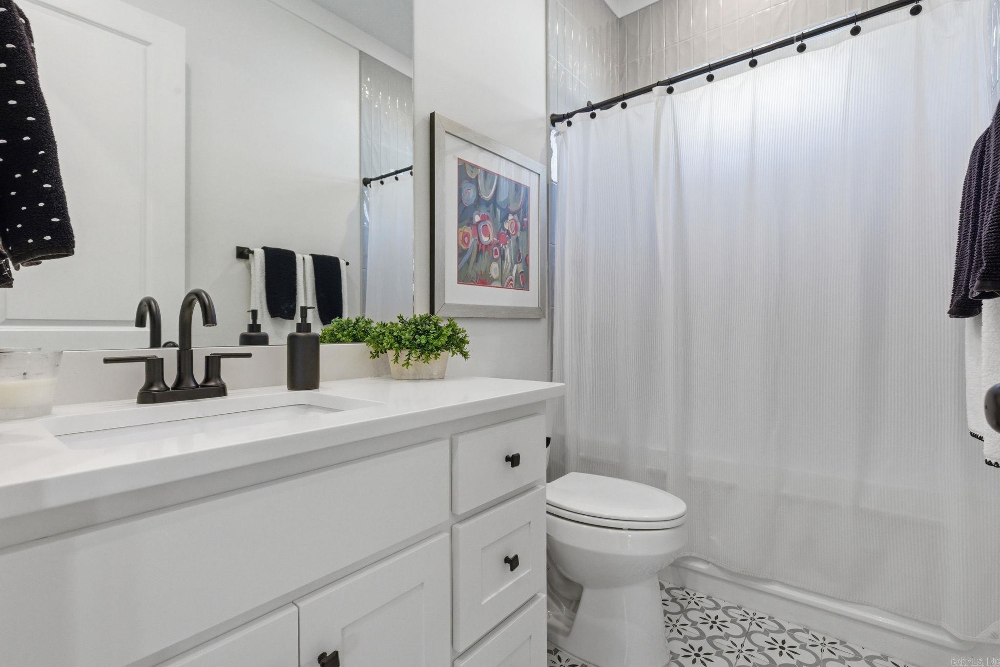 MIDTOWN BRYANT - Residential