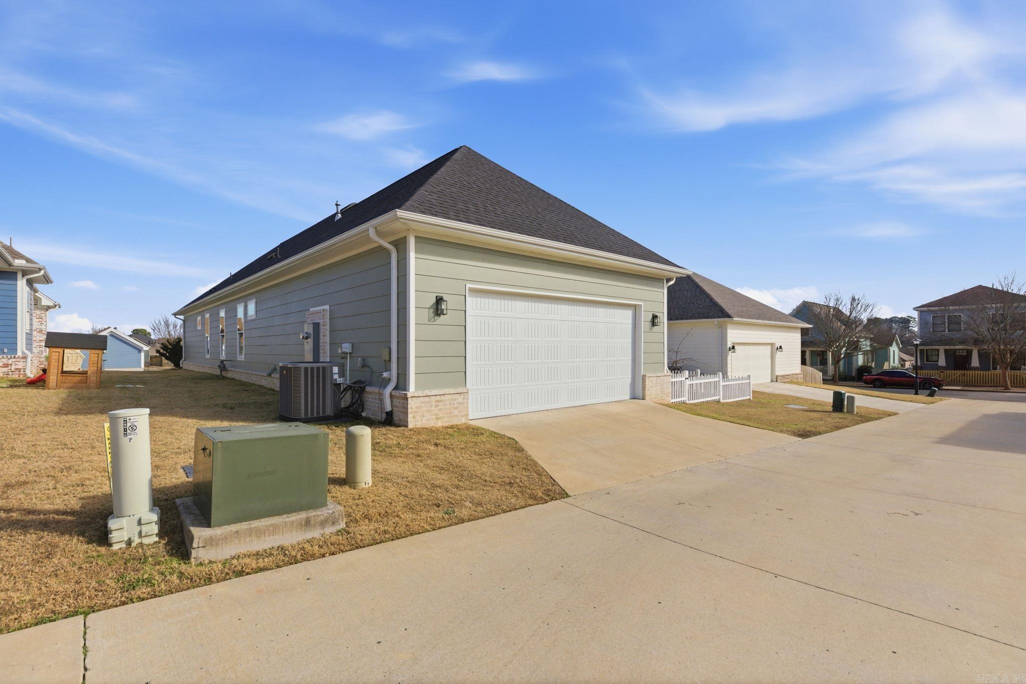 MIDTOWN BRYANT - Residential