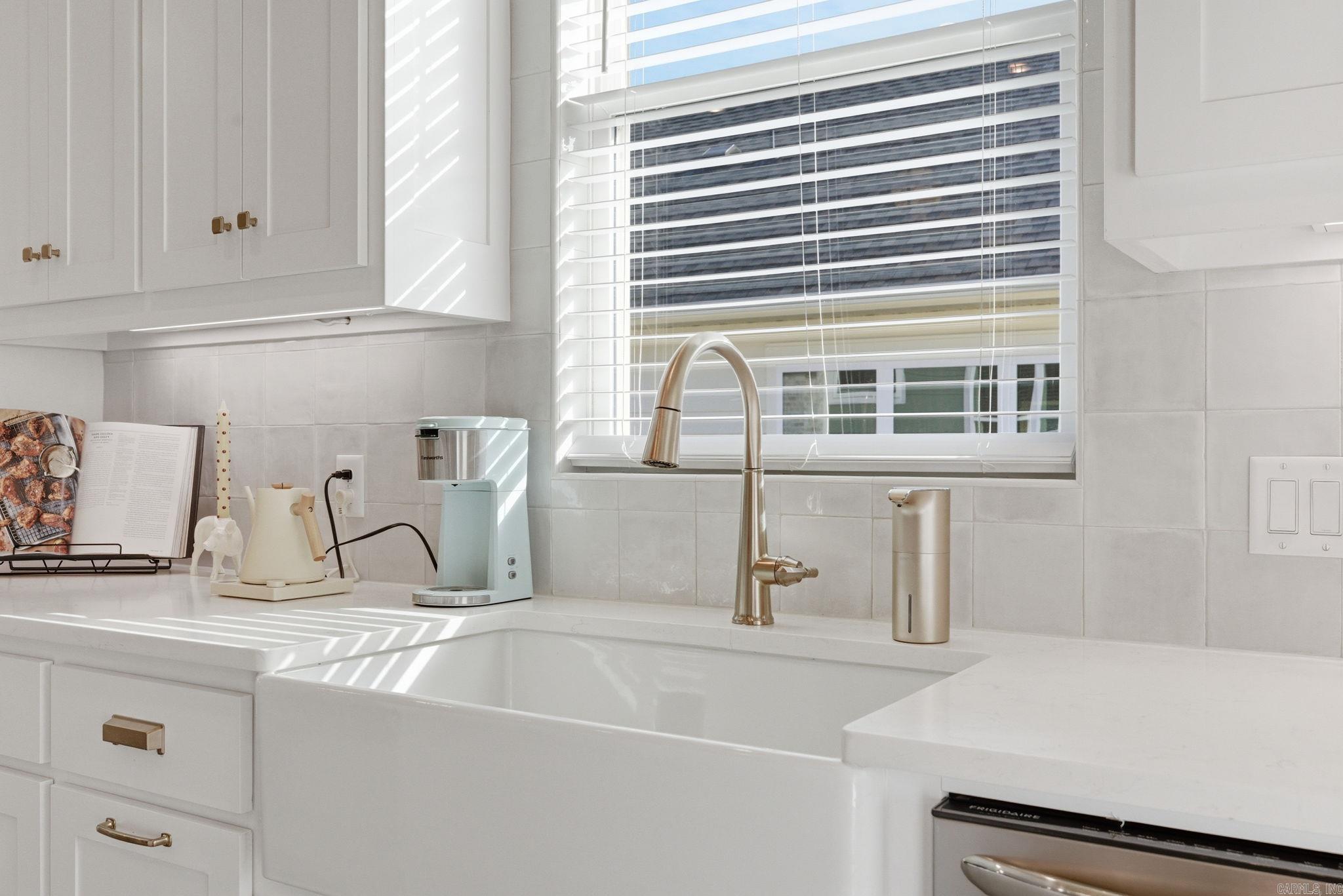 MIDTOWN BRYANT - Residential