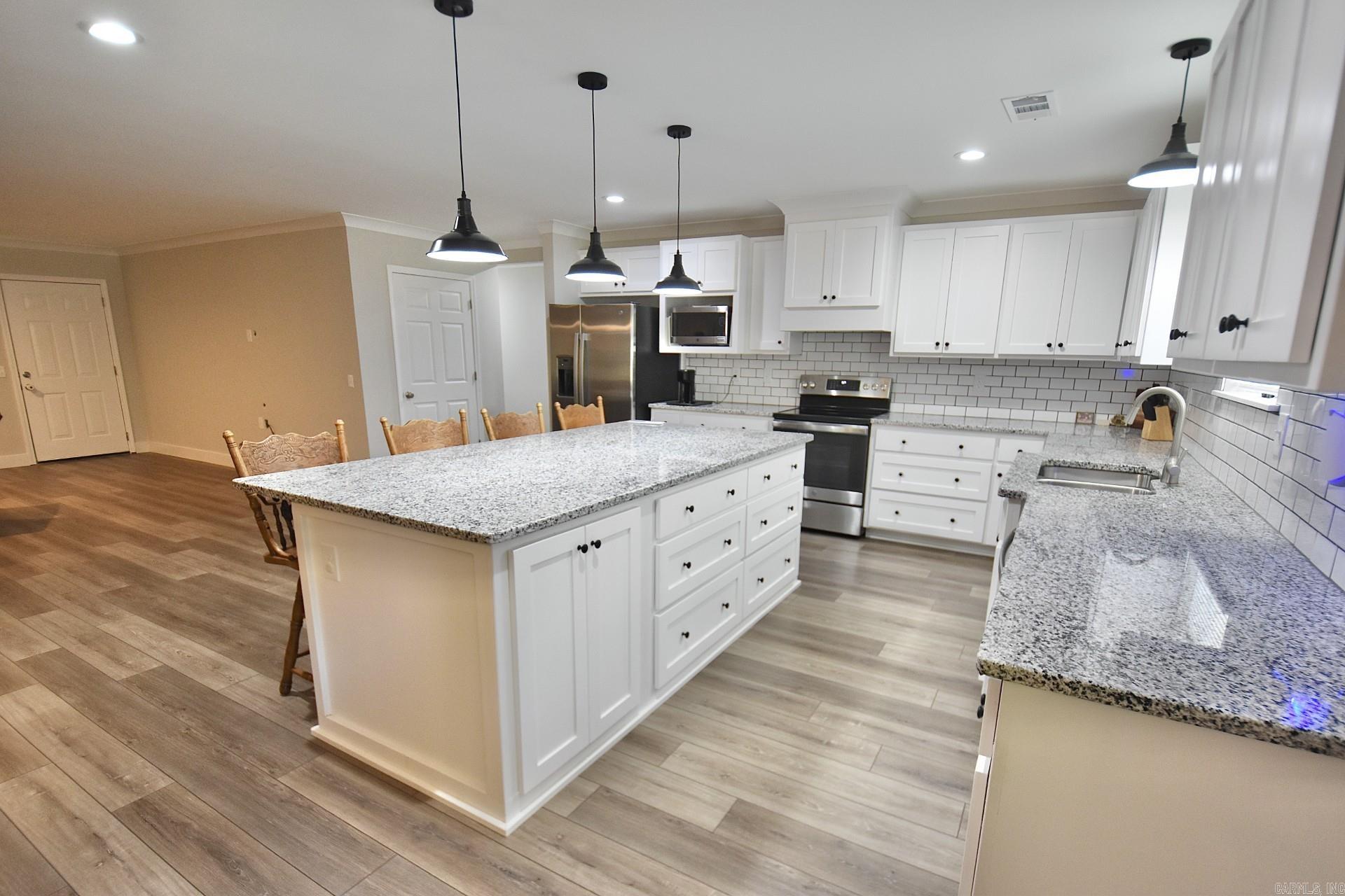 CRESTVIEW - Residential