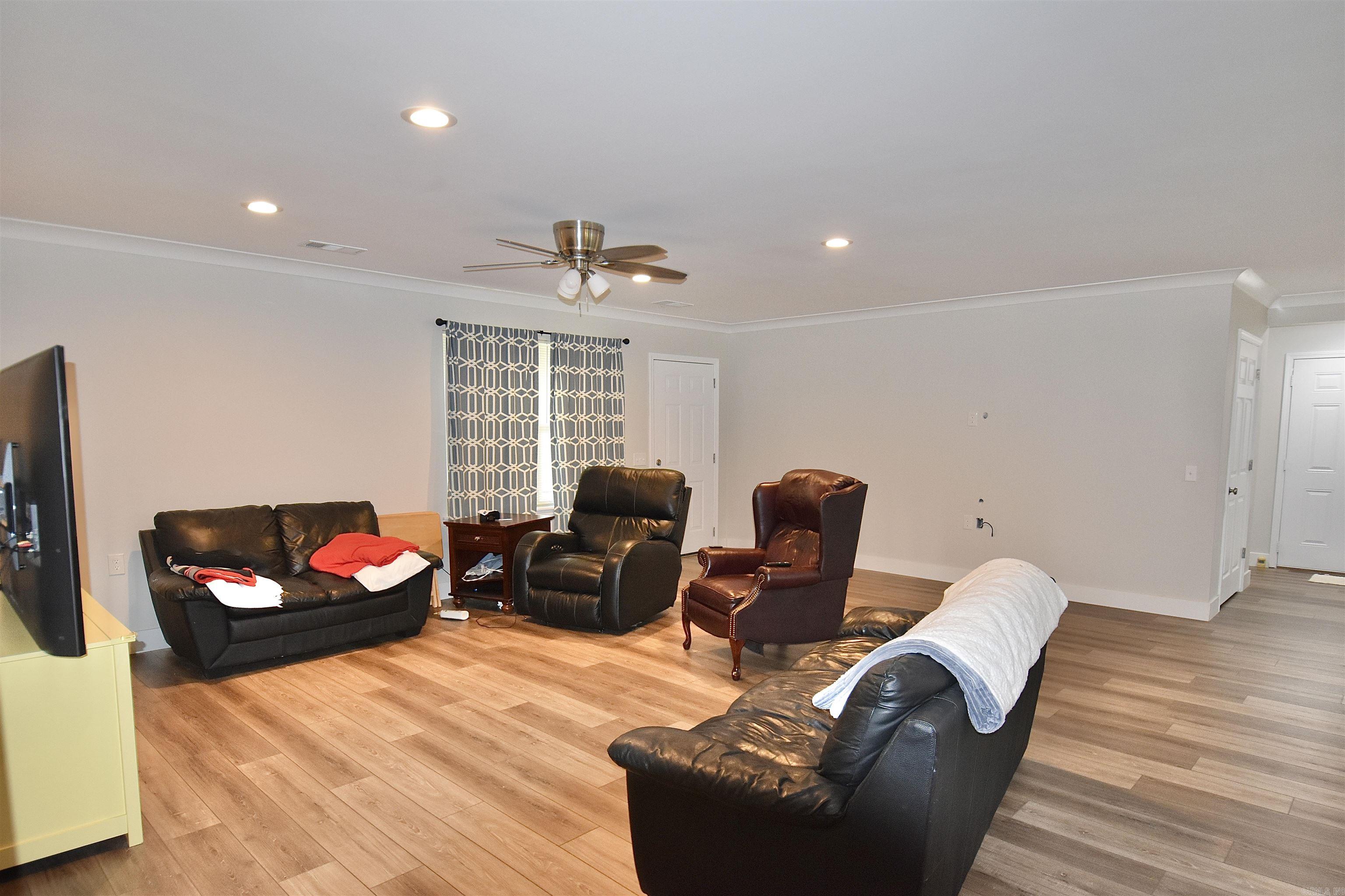 CRESTVIEW - Residential