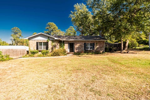 Photo of 1003 Broadway St ST, Smackover, AR 71762 (MLS # 26042672)