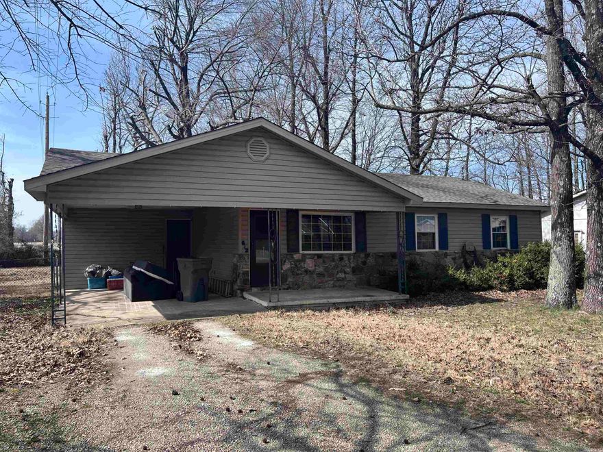 Don't miss an opportunity to see this adorable home in the center of Paragould, the friendly city! This home boasts a large dine in kitchen with an island, three bedrooms featuring a master suite and a laundry space and a large fenced back yard.