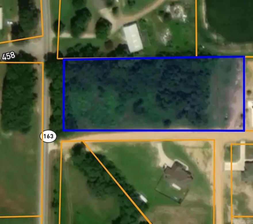 This 3.00 acre lot located in Pemberley Brook subdivision is ready to be built on. Perfect for anyone looking to build in the Valley View School District. Perc test has already been completed.