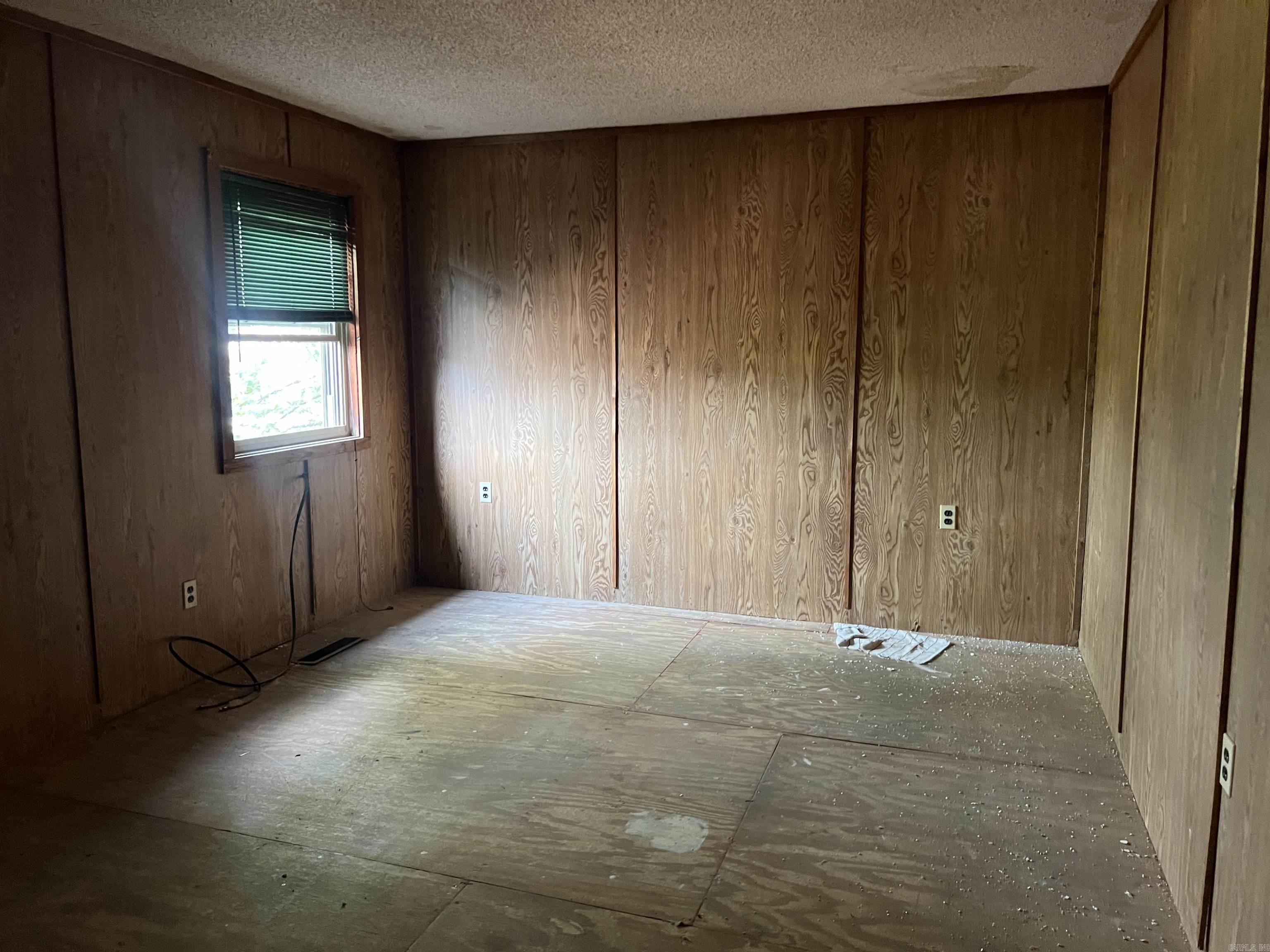 Metes & Bounds - Commercial Sale