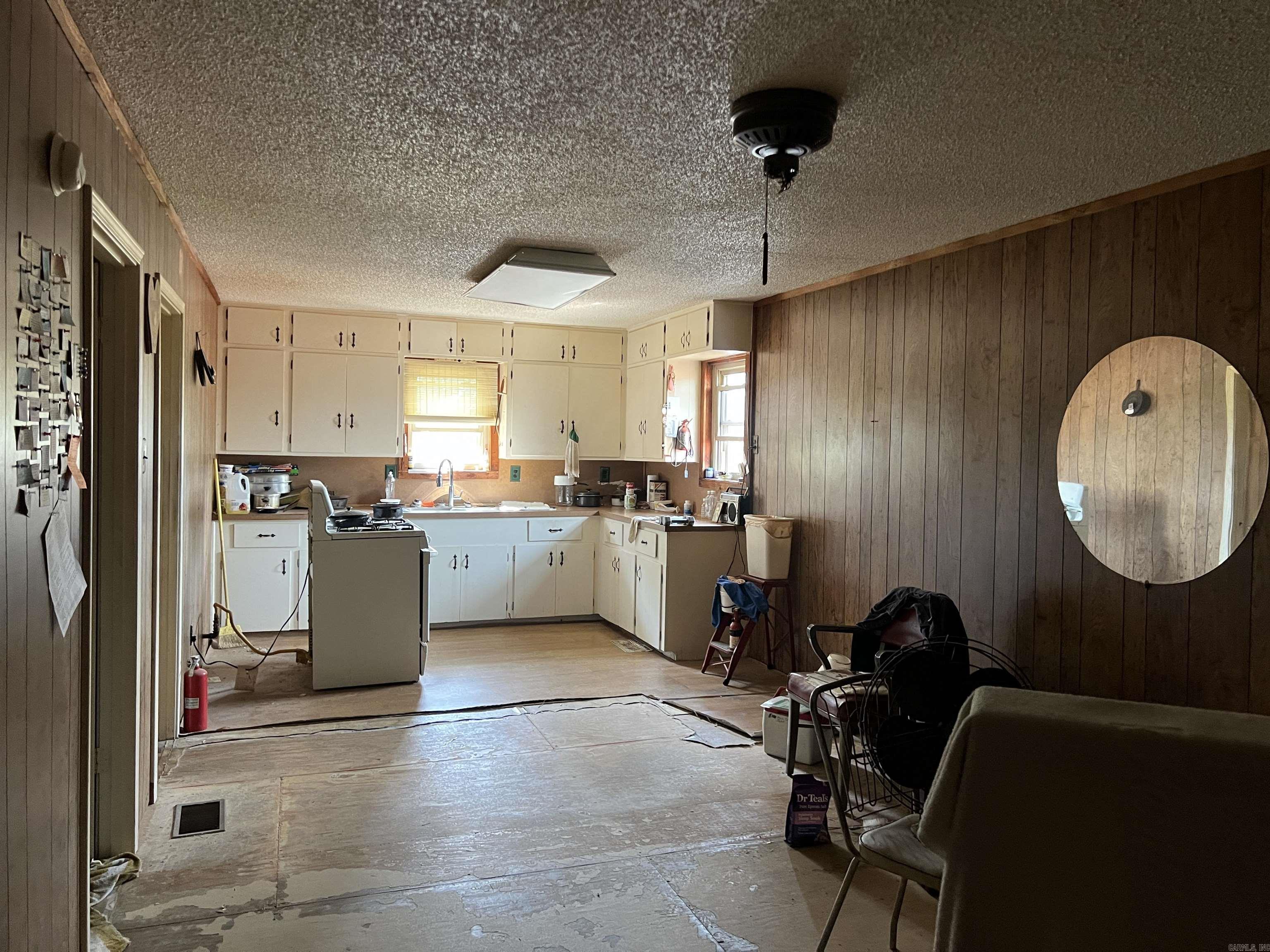 Metes & Bounds - Commercial Sale