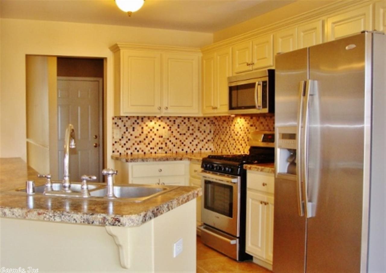 COUNTRY CLUB OF ARK THE - Residential