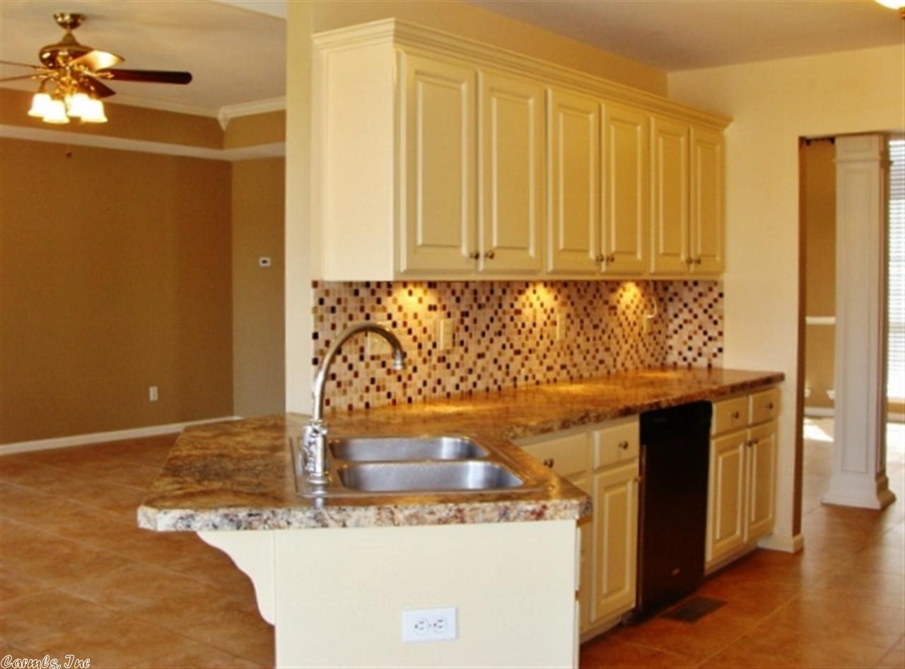 COUNTRY CLUB OF ARK THE - Residential