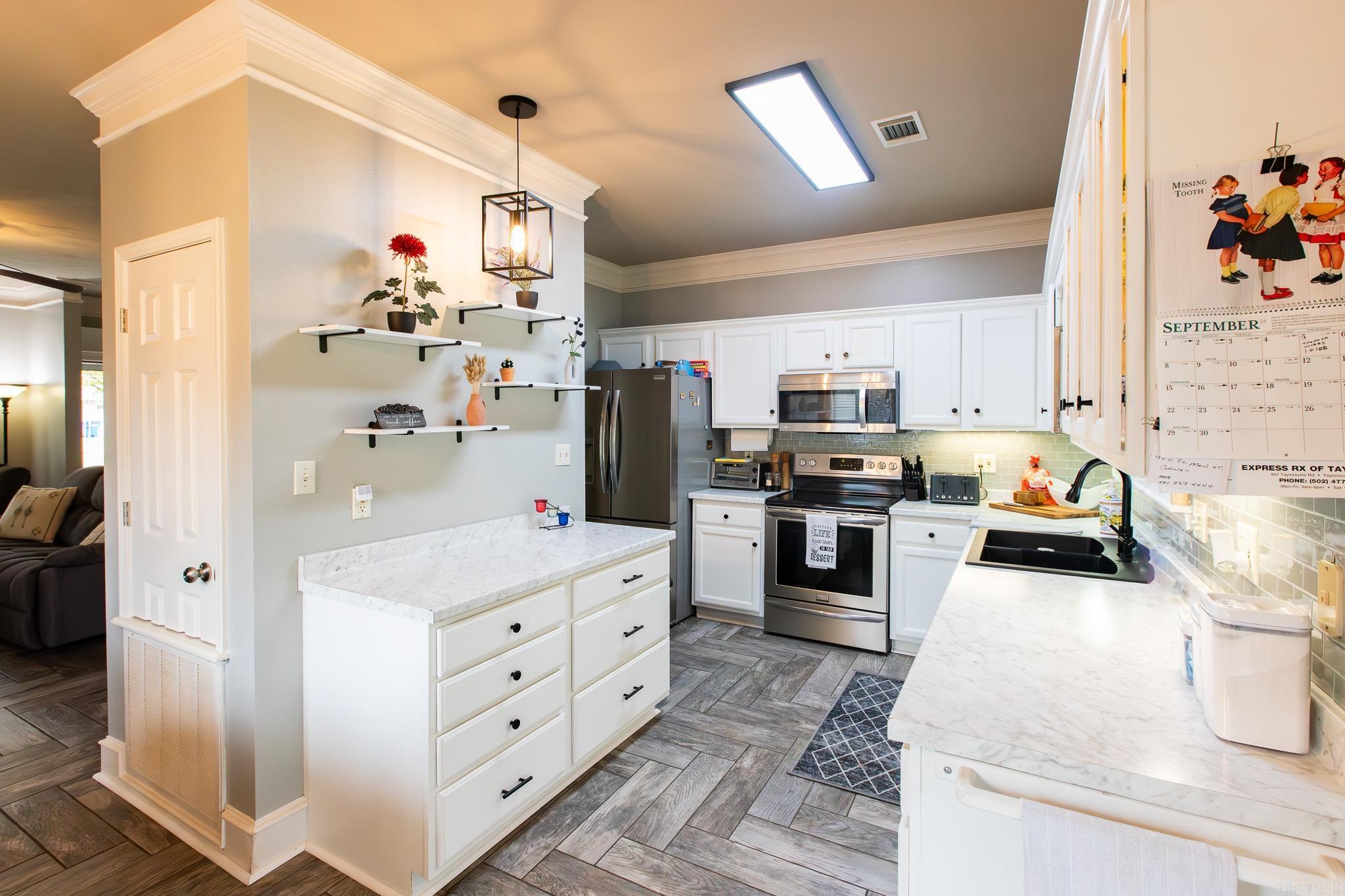 WEST POINTE - Residential