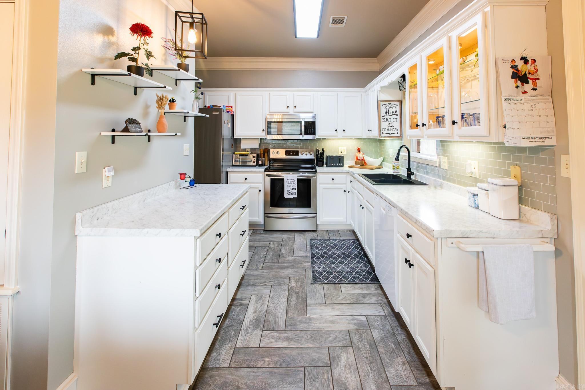 WEST POINTE - Residential