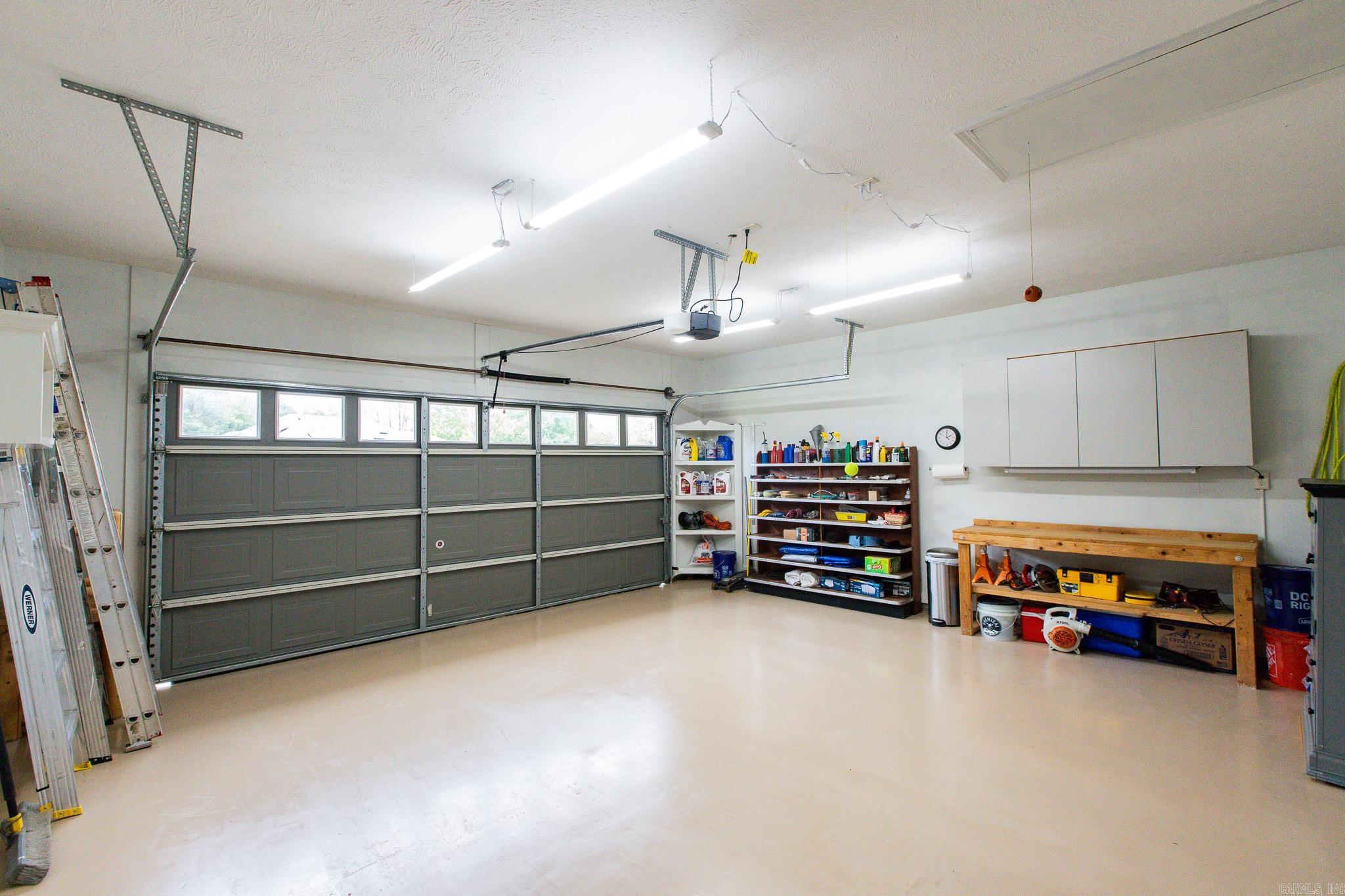 WEST POINTE - Residential