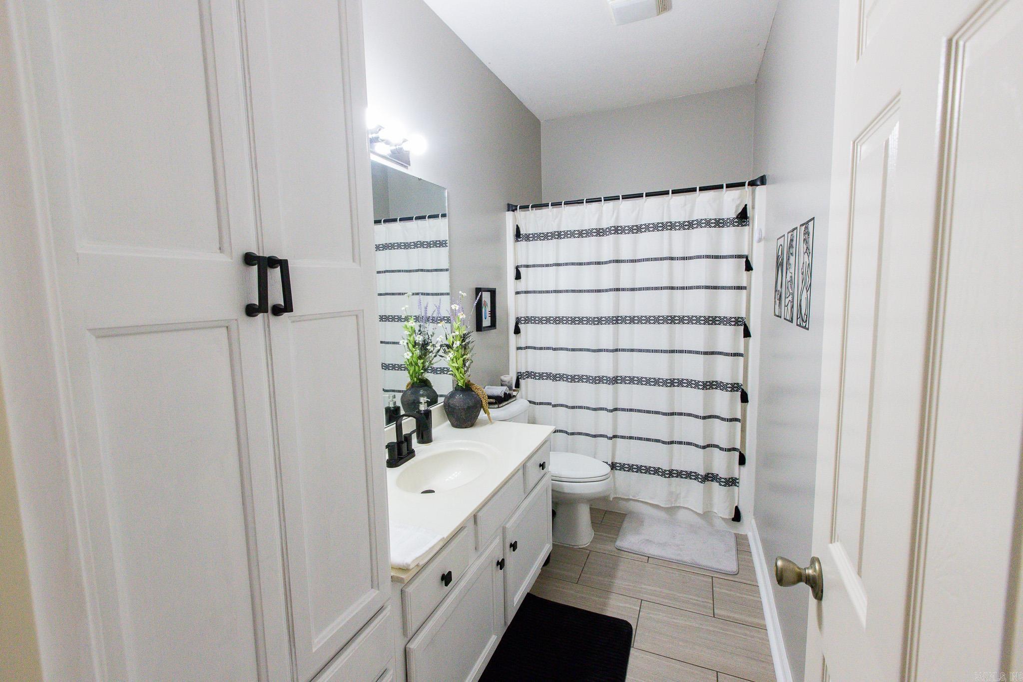 WEST POINTE - Residential