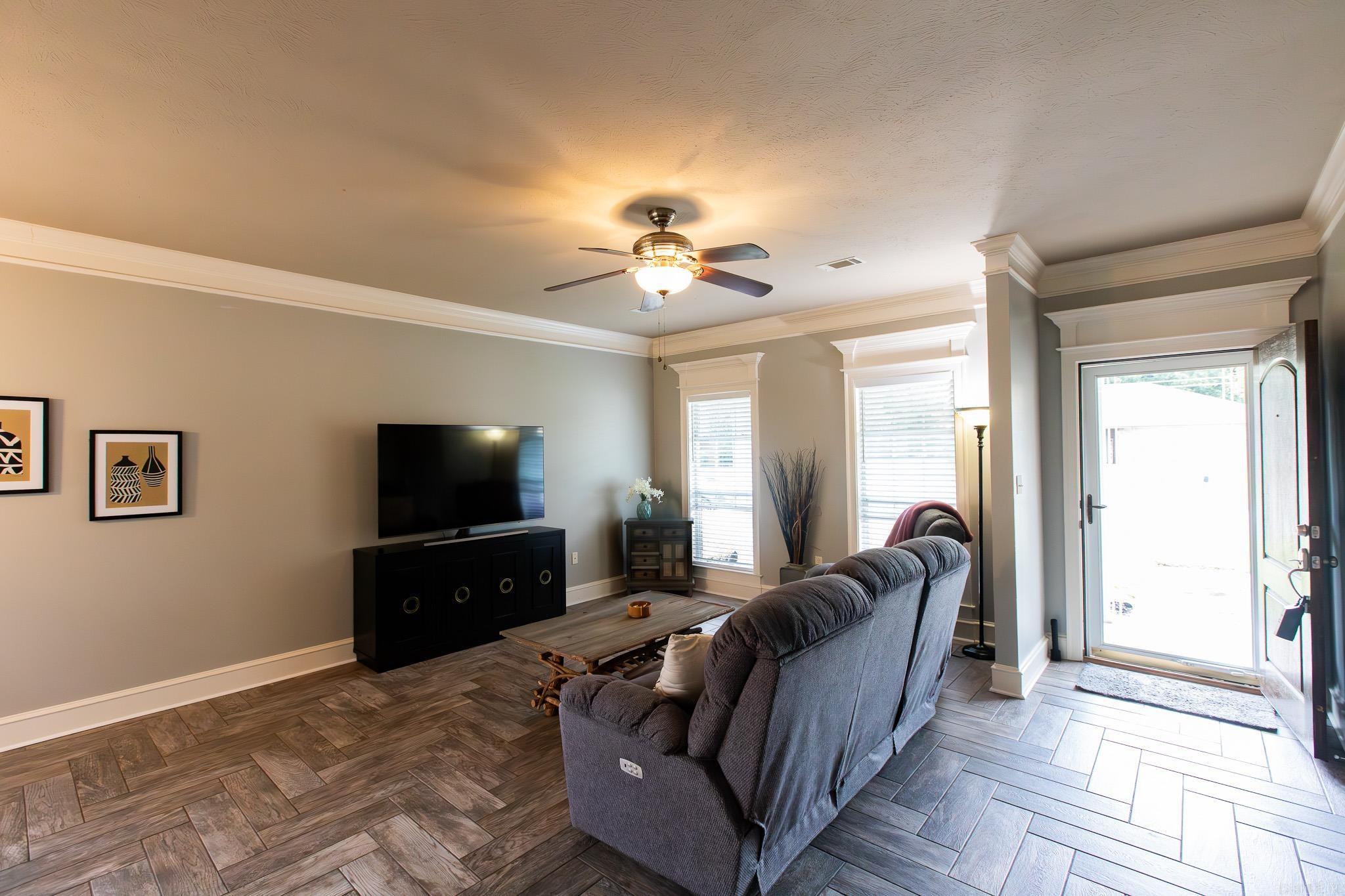 WEST POINTE - Residential