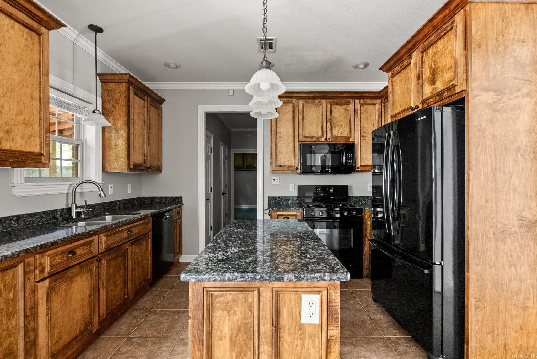 WOODLANDS EDGE - Residential
