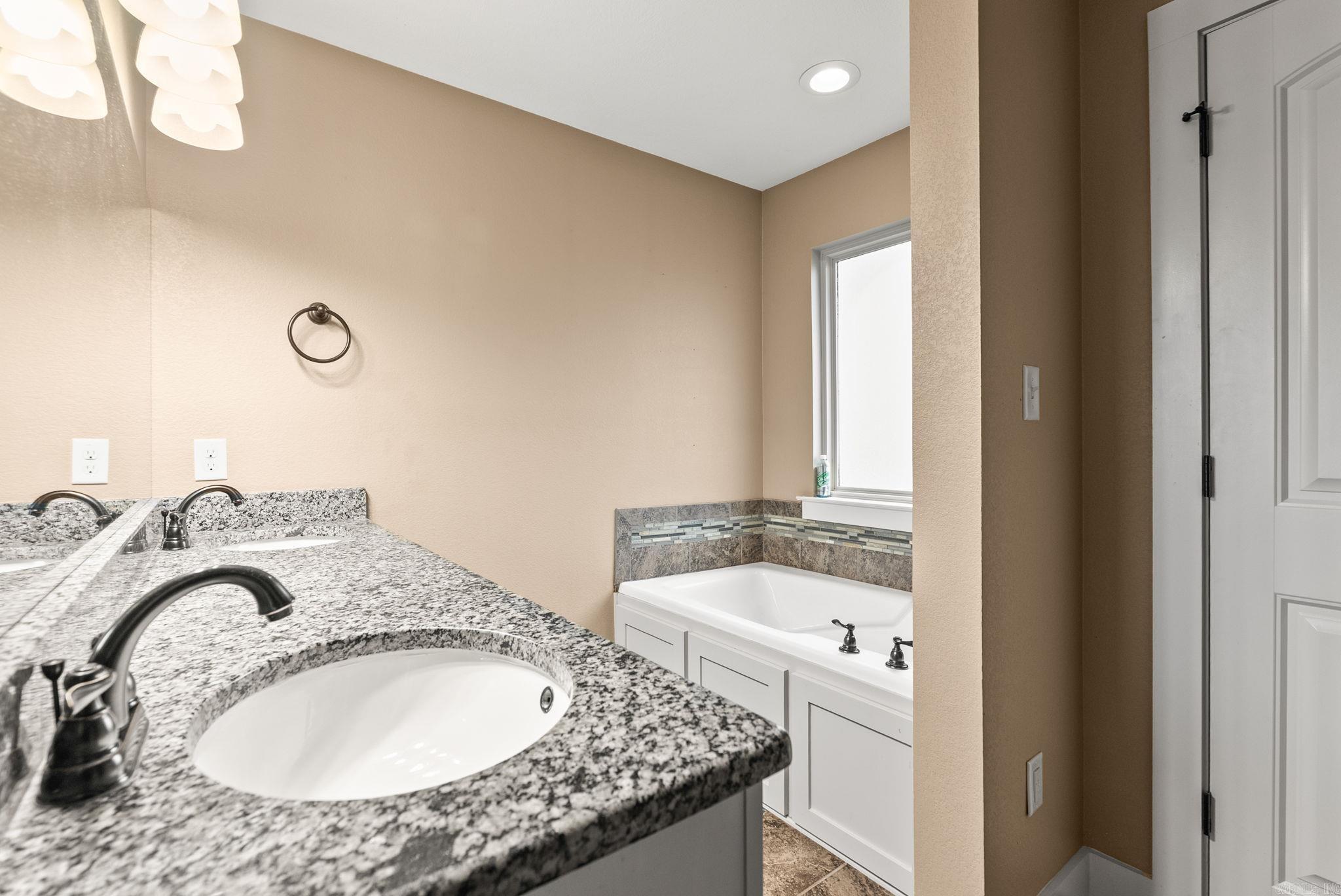 JEWELS ESTATES - Residential
