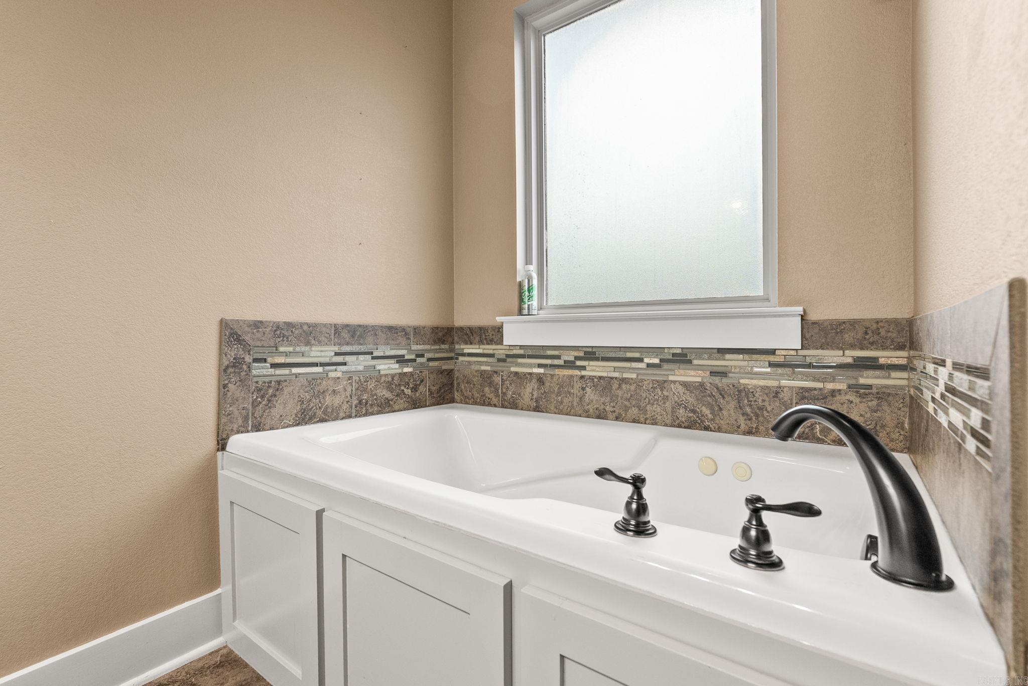 JEWELS ESTATES - Residential