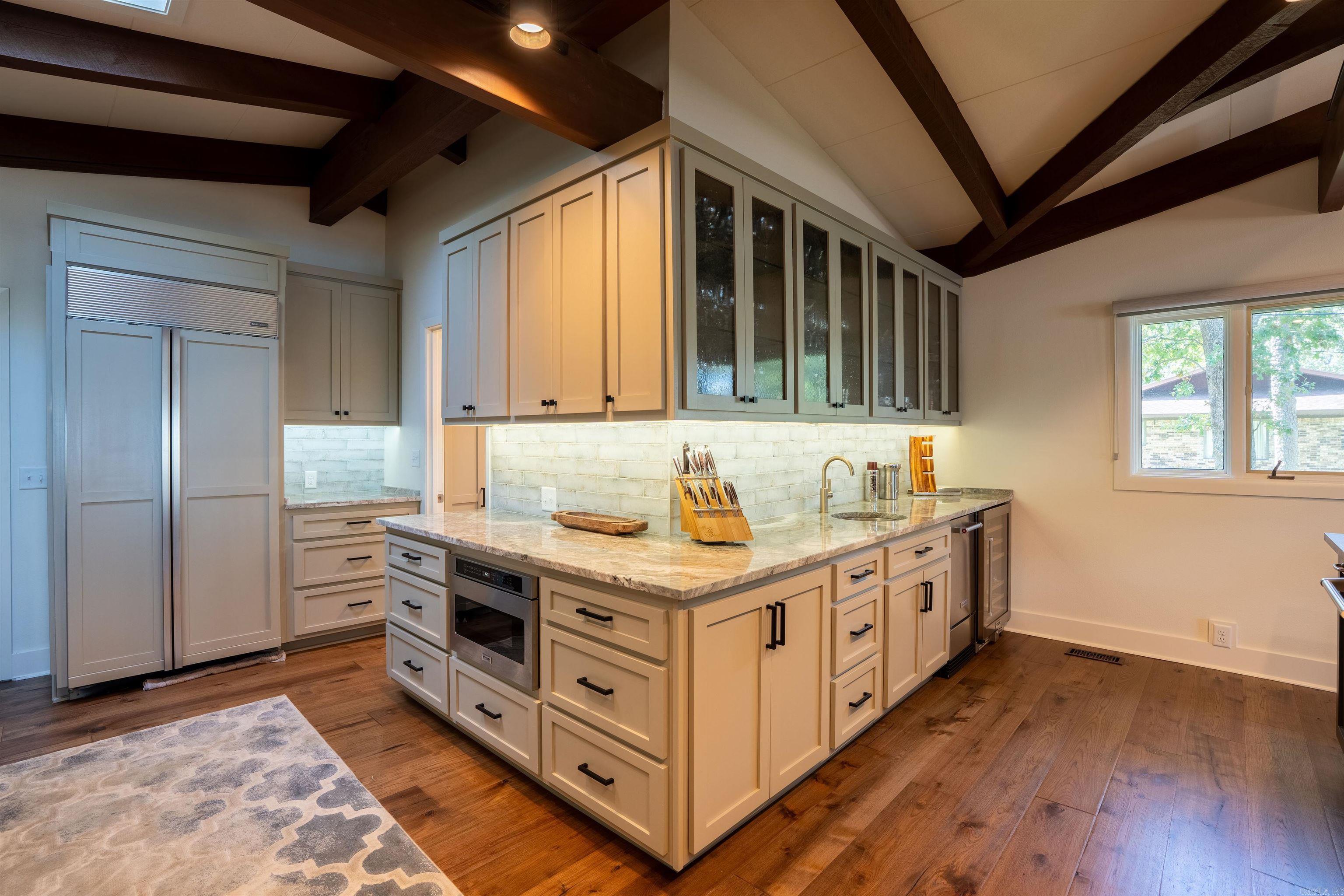 BRIARCLIFF - LAKE - Residential