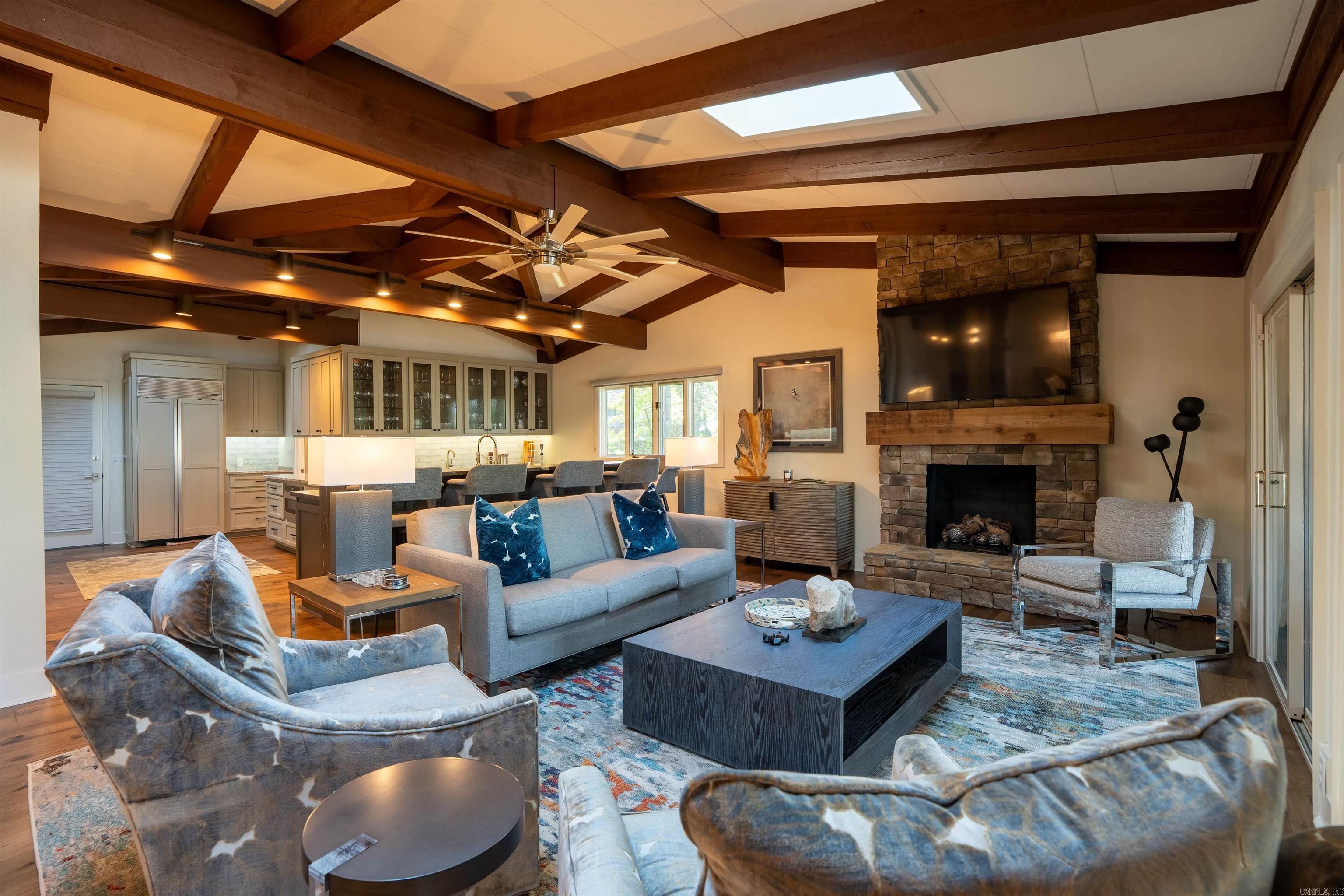 BRIARCLIFF - LAKE - Residential