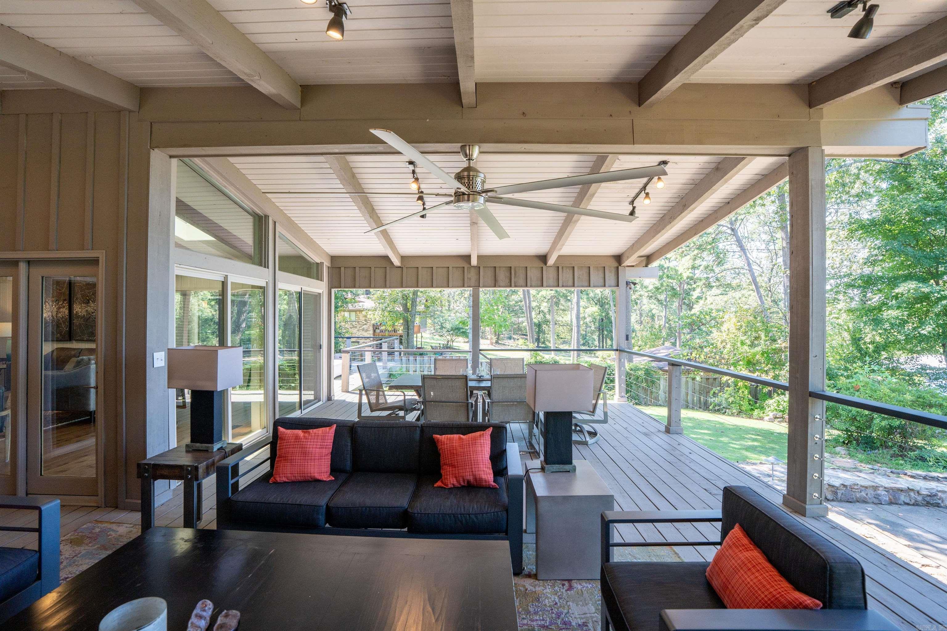 BRIARCLIFF - LAKE - Residential