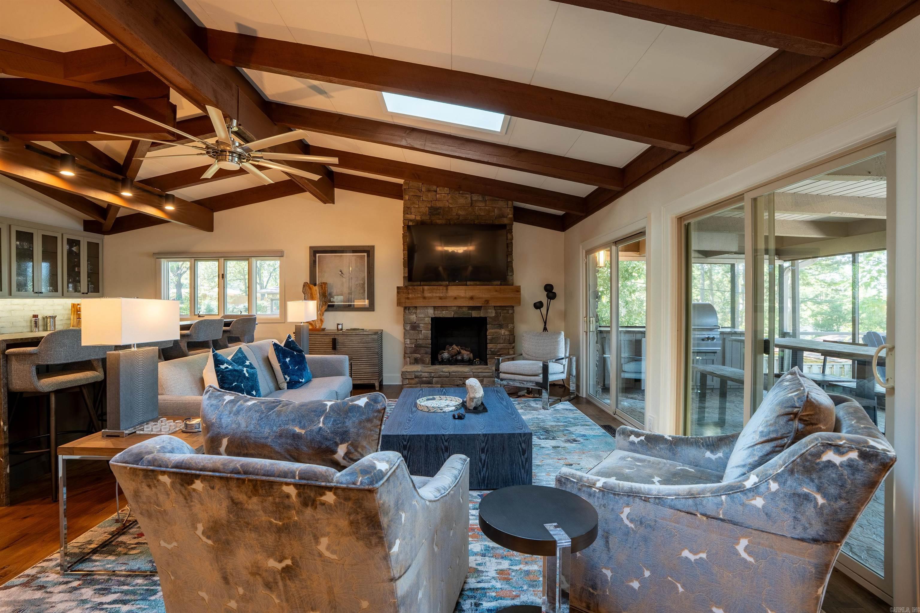 BRIARCLIFF - LAKE - Residential