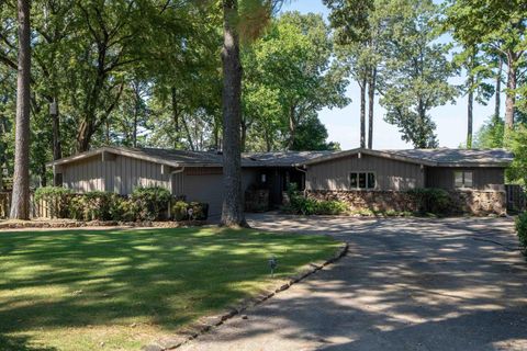 Photo of 300 Bellview Drive, Heber Springs, AR 72543 (MLS # 26003730)