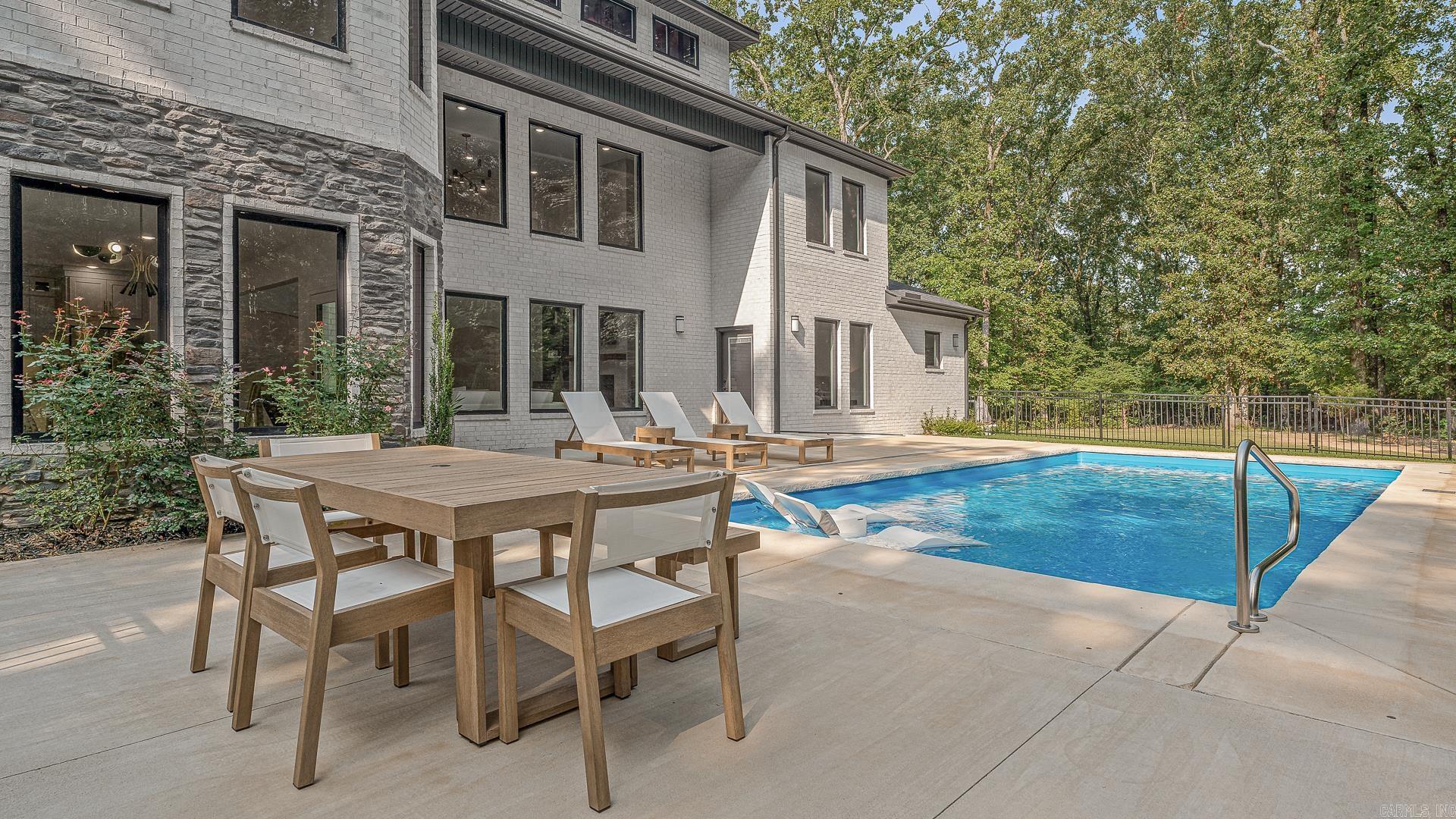 Ridgepointe - Residential