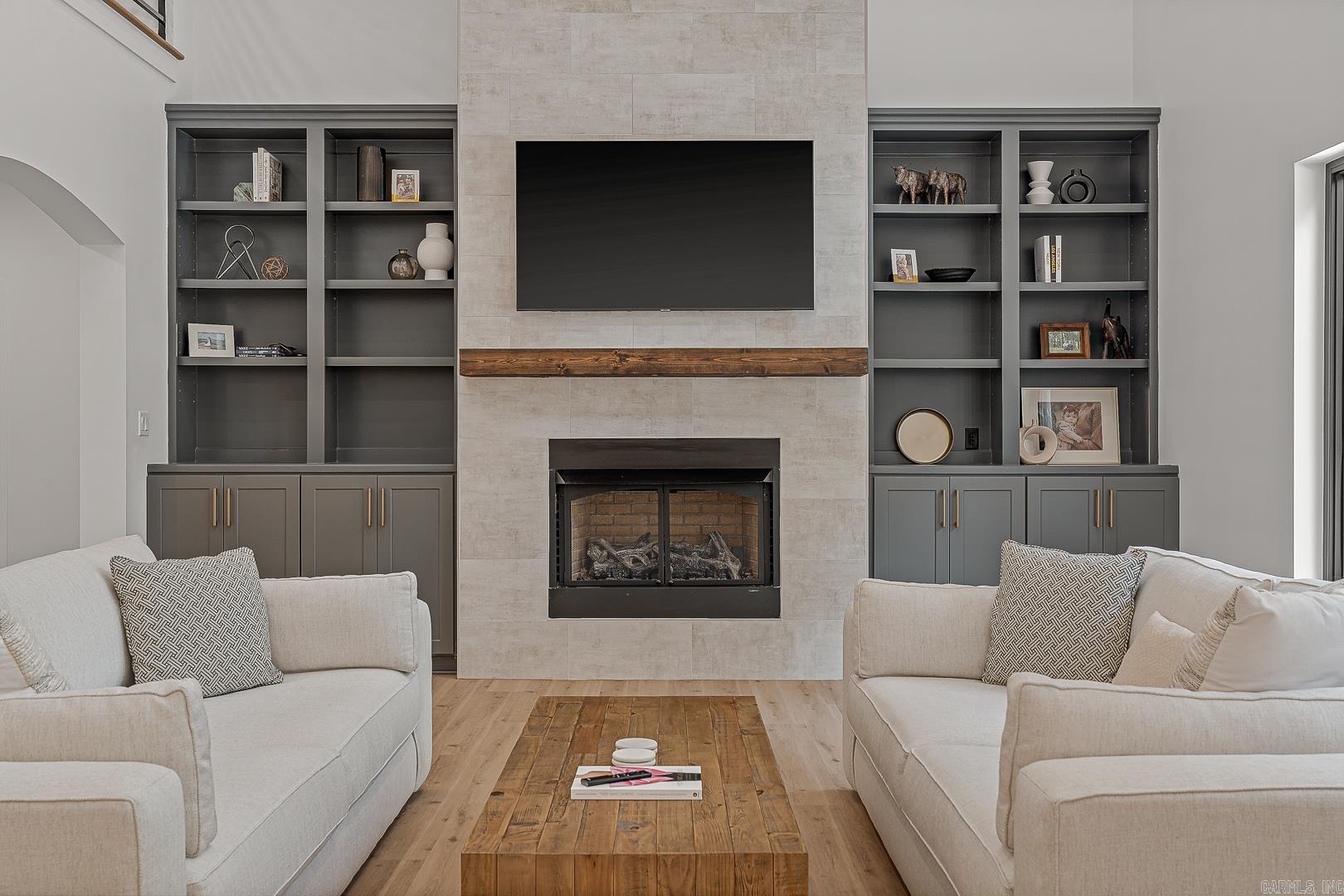 Ridgepointe - Residential