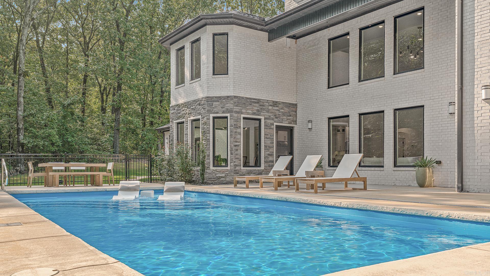 Ridgepointe - Residential