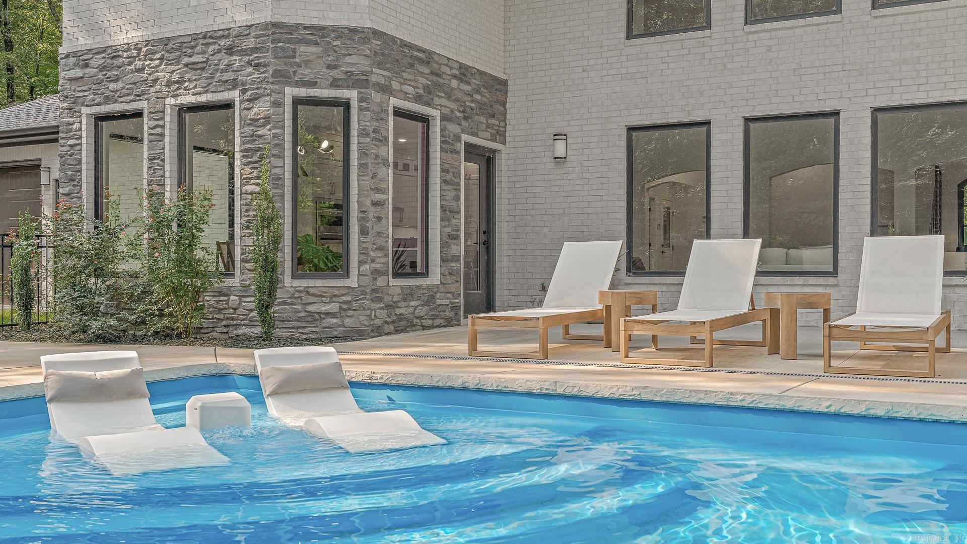 Ridgepointe - Residential