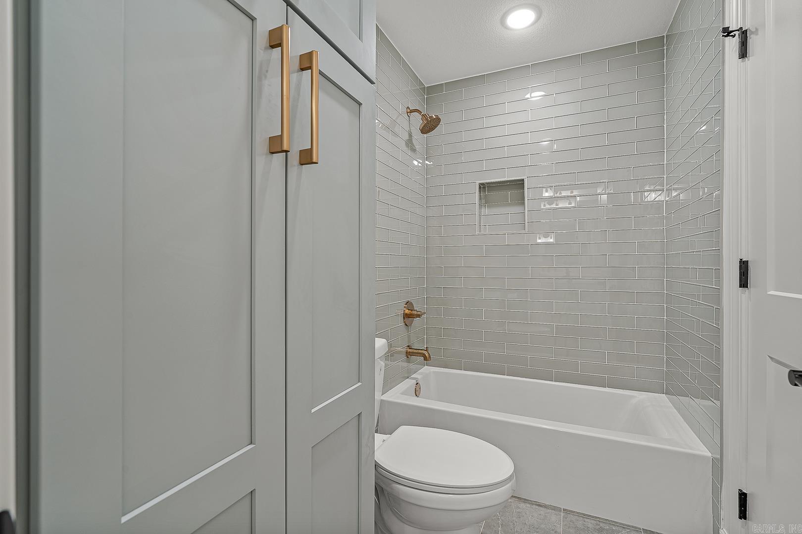 Ridgepointe - Residential