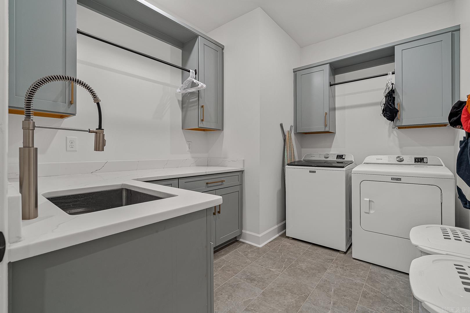 Ridgepointe - Residential