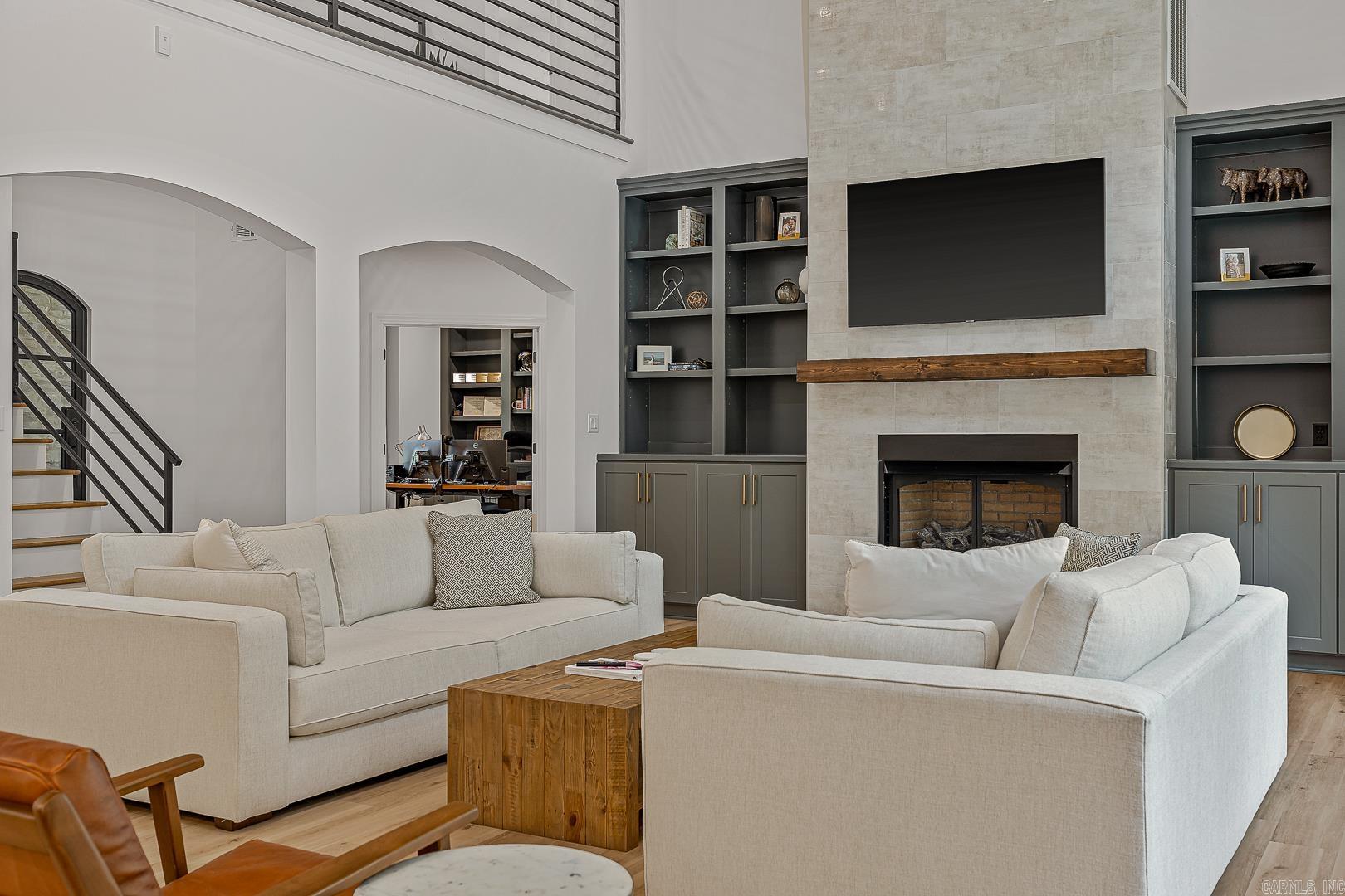 Ridgepointe - Residential