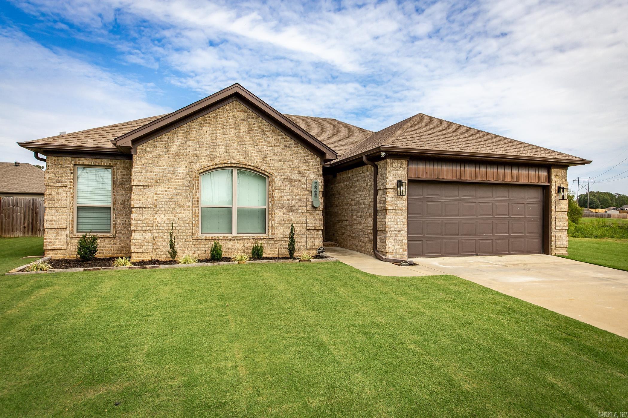 CROSS CREEK - Residential