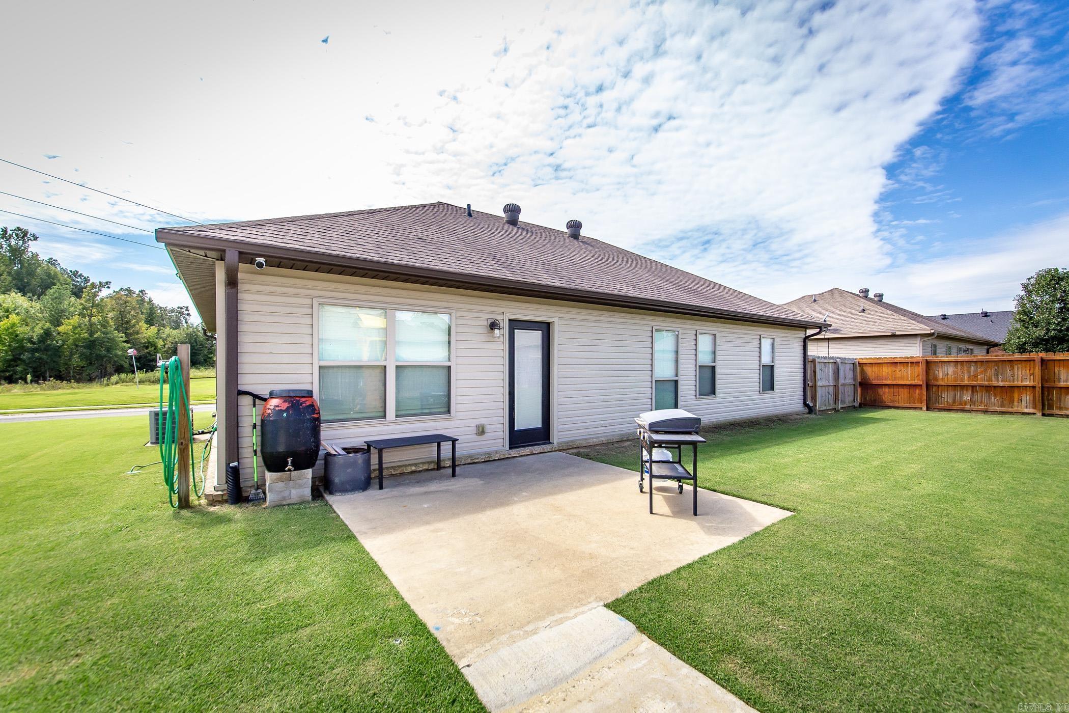 CROSS CREEK - Residential