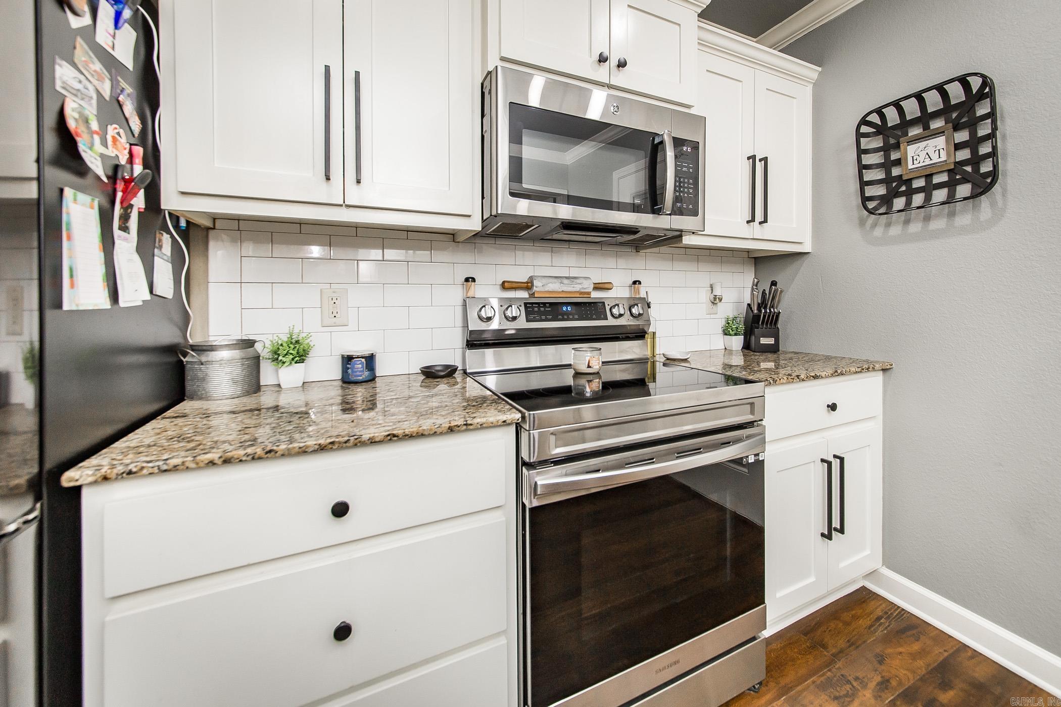 CROSS CREEK - Residential