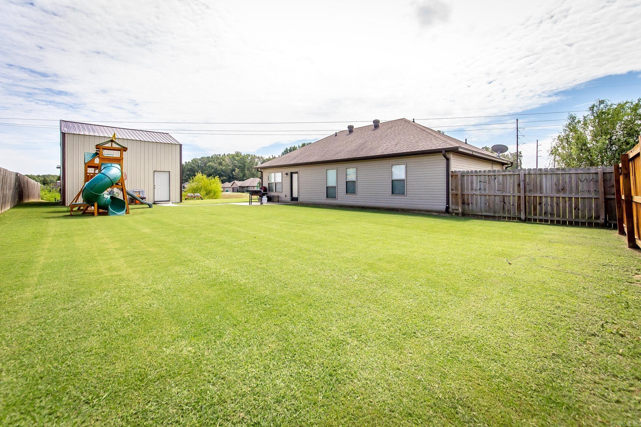 CROSS CREEK - Residential