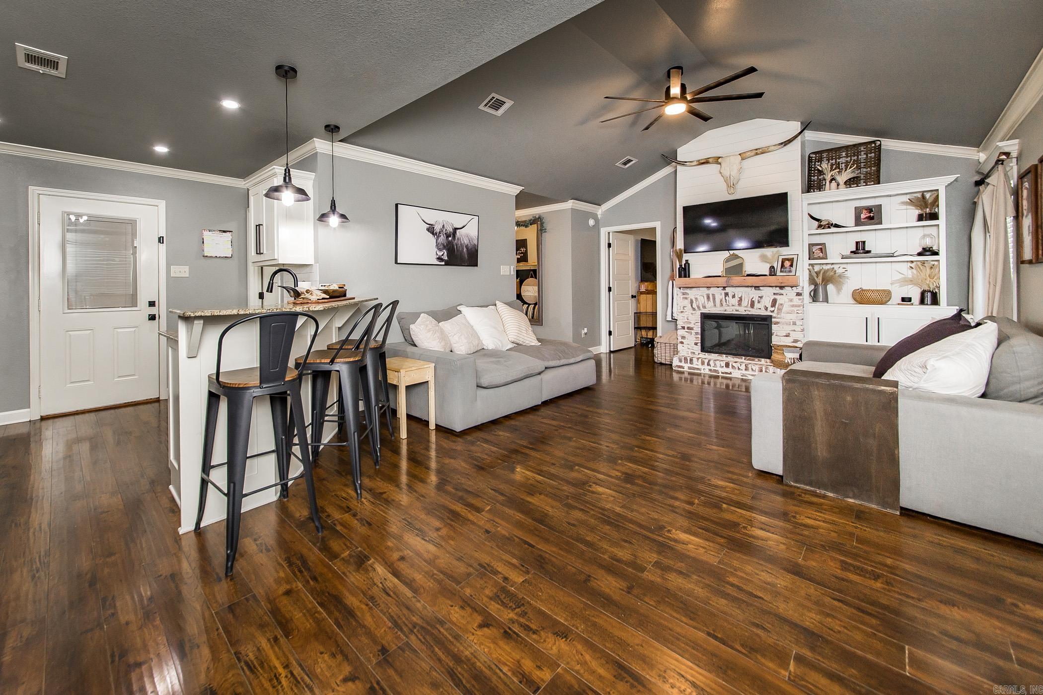 CROSS CREEK - Residential