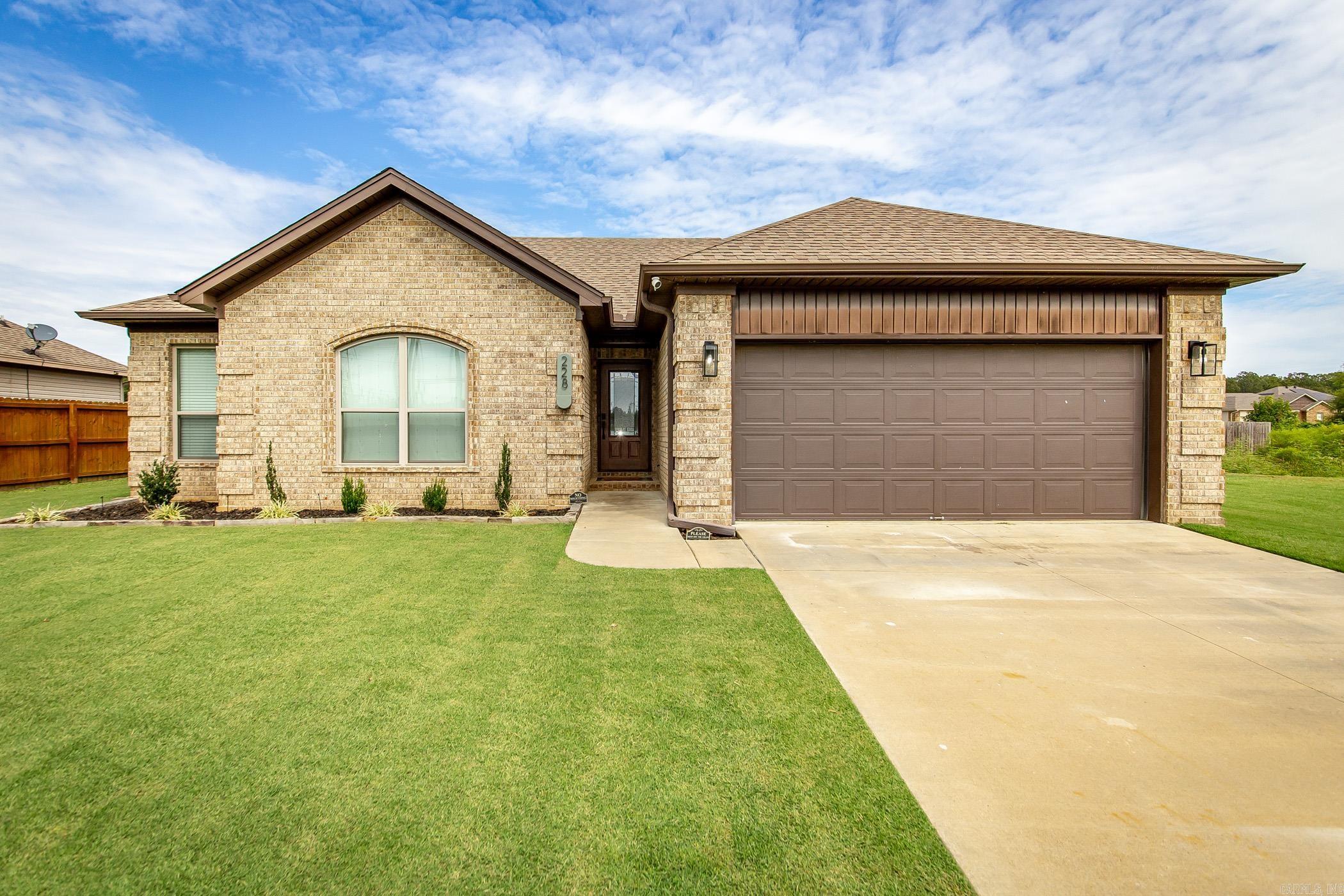 CROSS CREEK - Residential