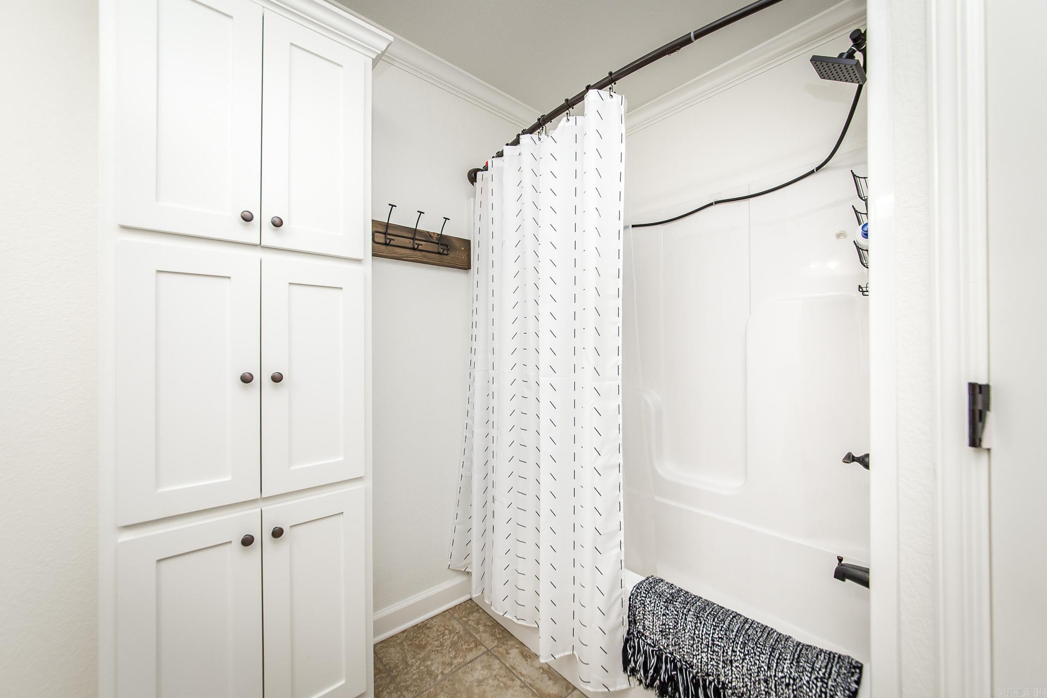 CROSS CREEK - Residential