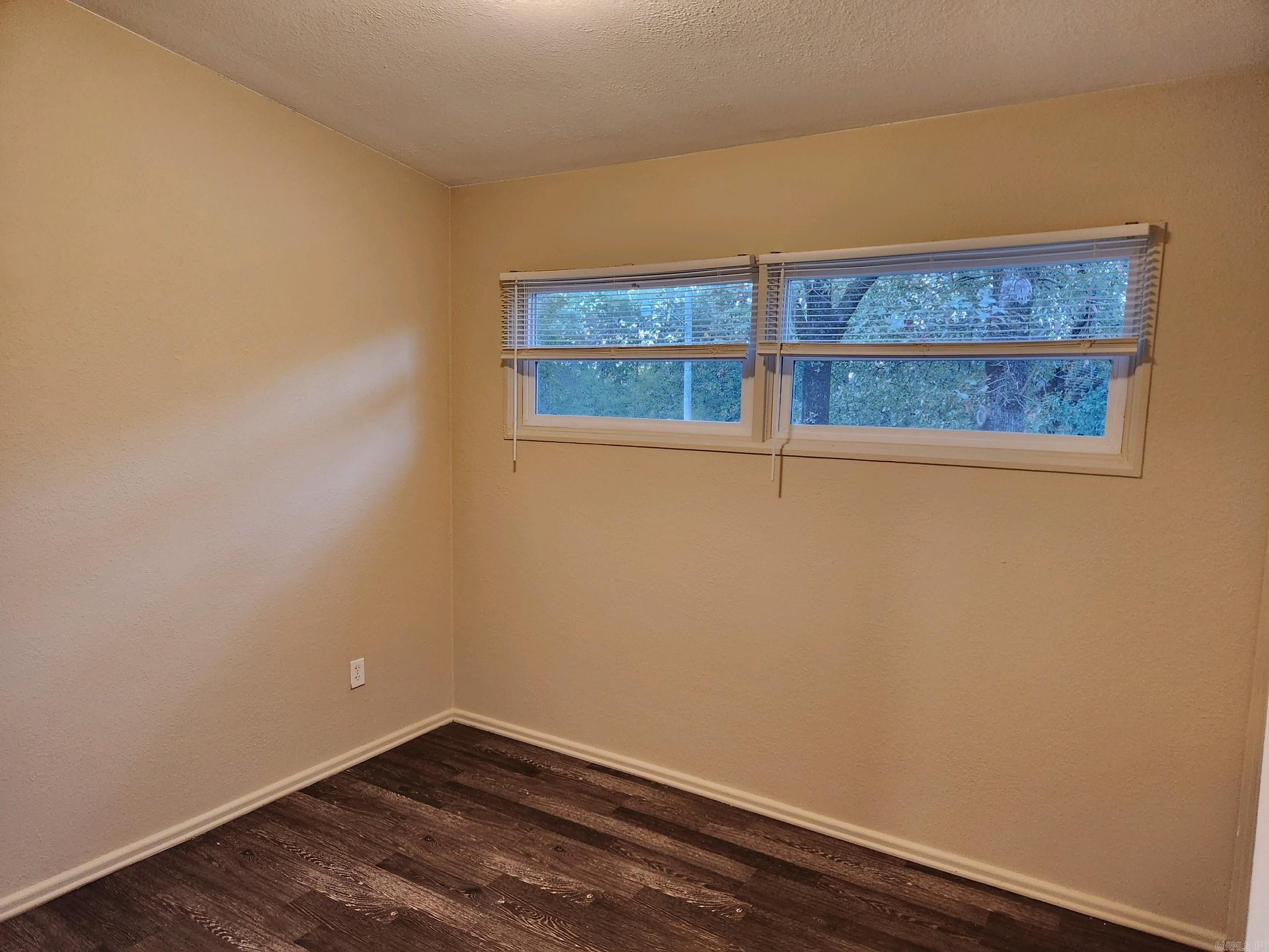 MEADOWCLIFF - Residential