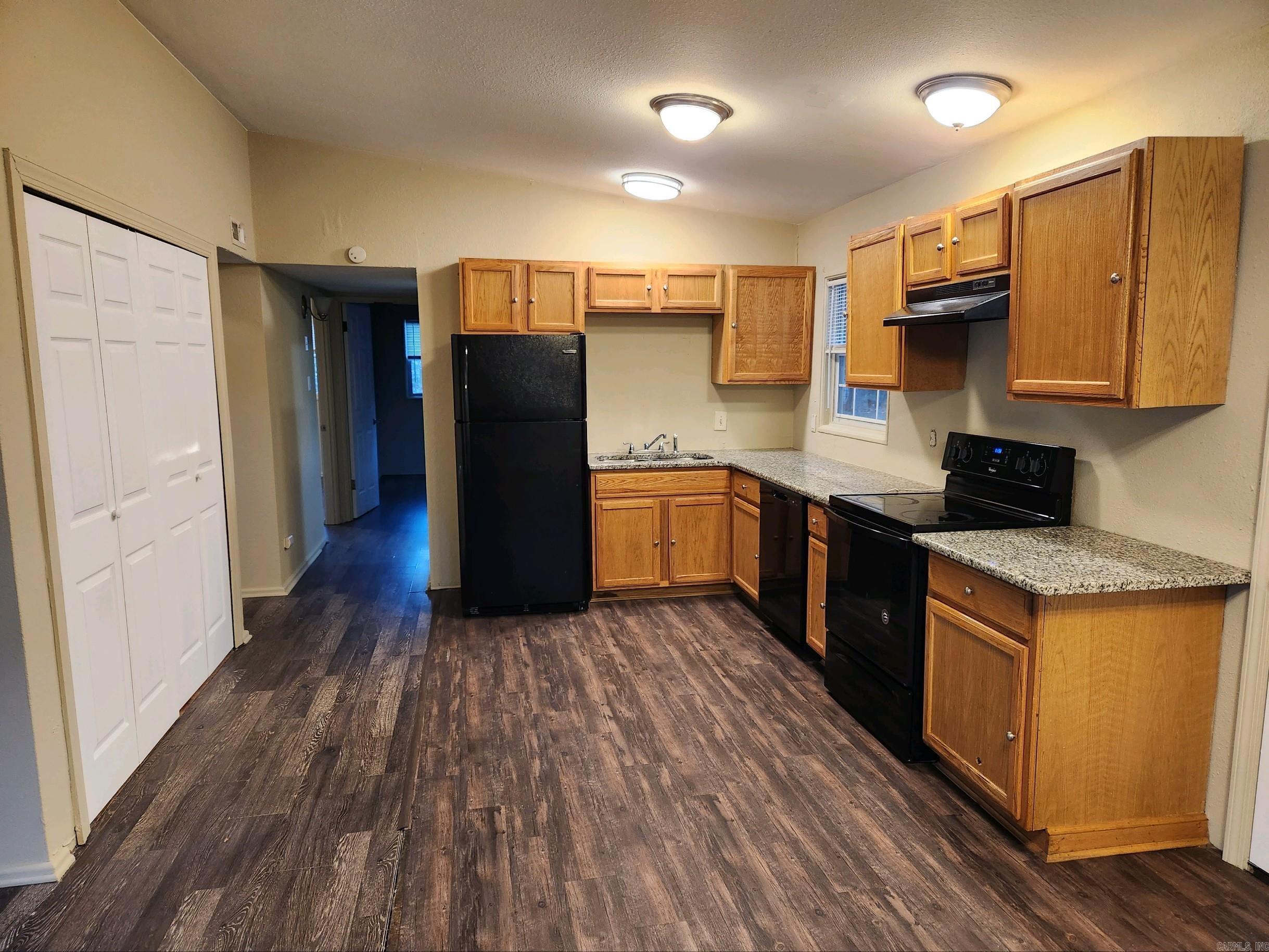 MEADOWCLIFF - Residential