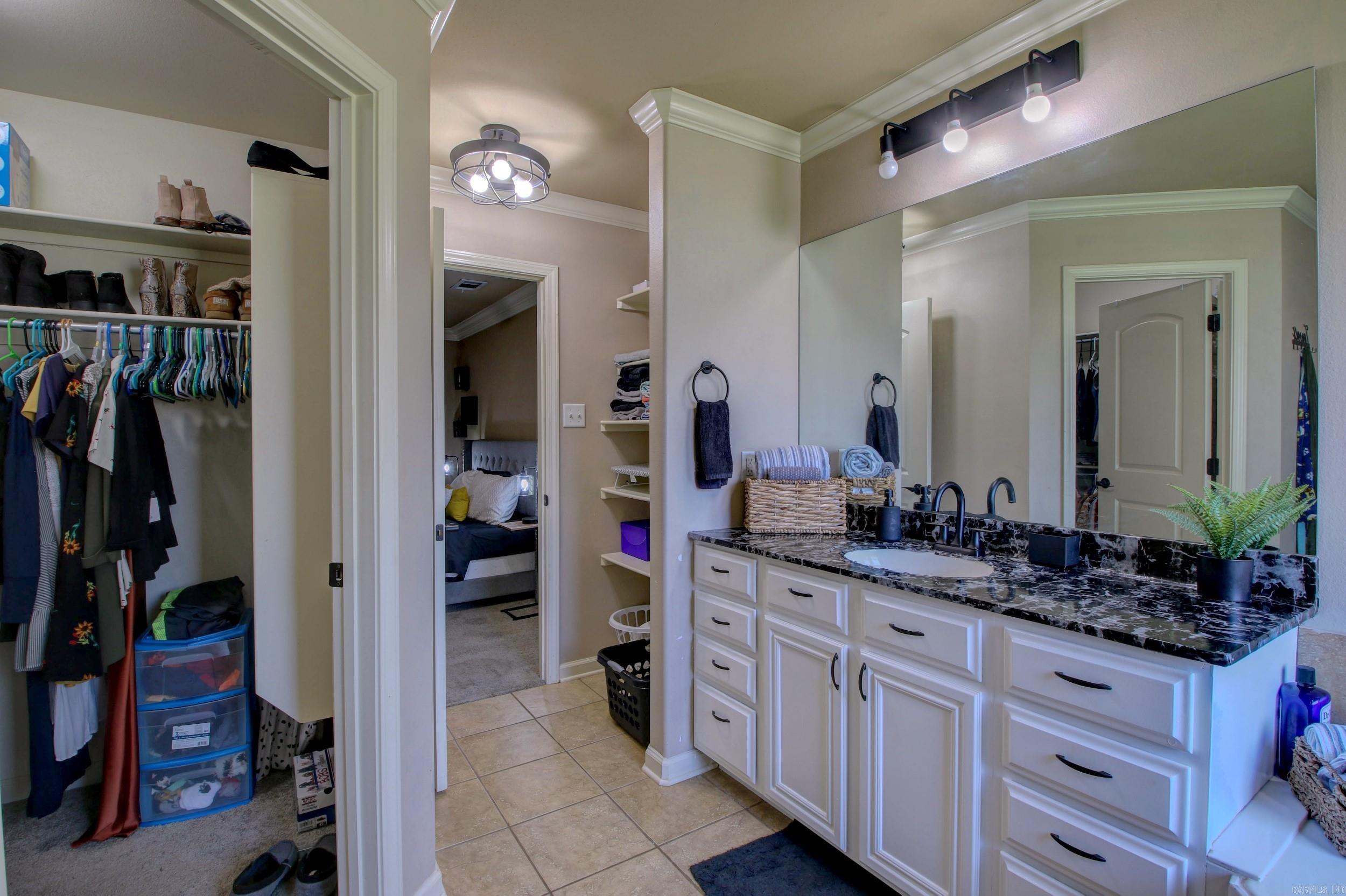 NORTH HAVEN - Residential